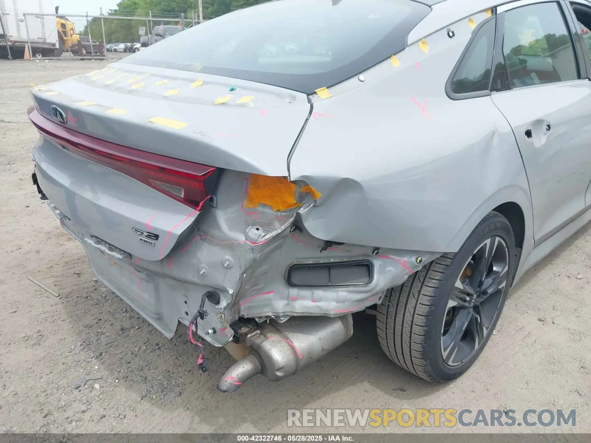 6 Photograph of a damaged car 5XXG64J21MG080904 KIA K5 2021