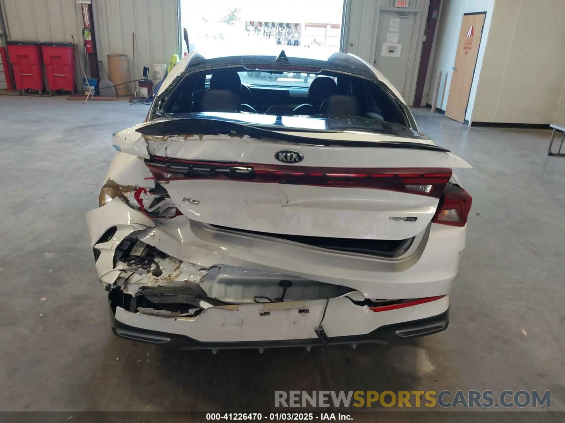 16 Photograph of a damaged car 5XXG64J21MG081566 KIA K5 2021