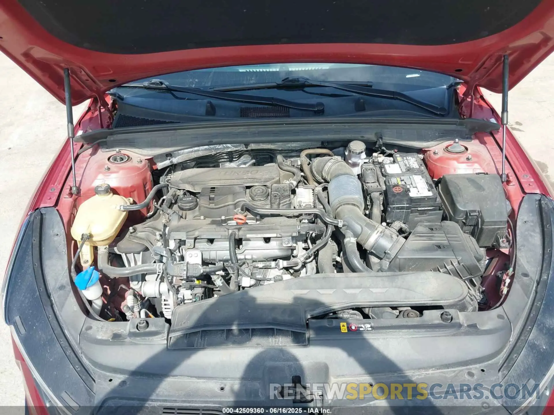 10 Photograph of a damaged car 5XXG64J21MG081650 KIA K5 2021