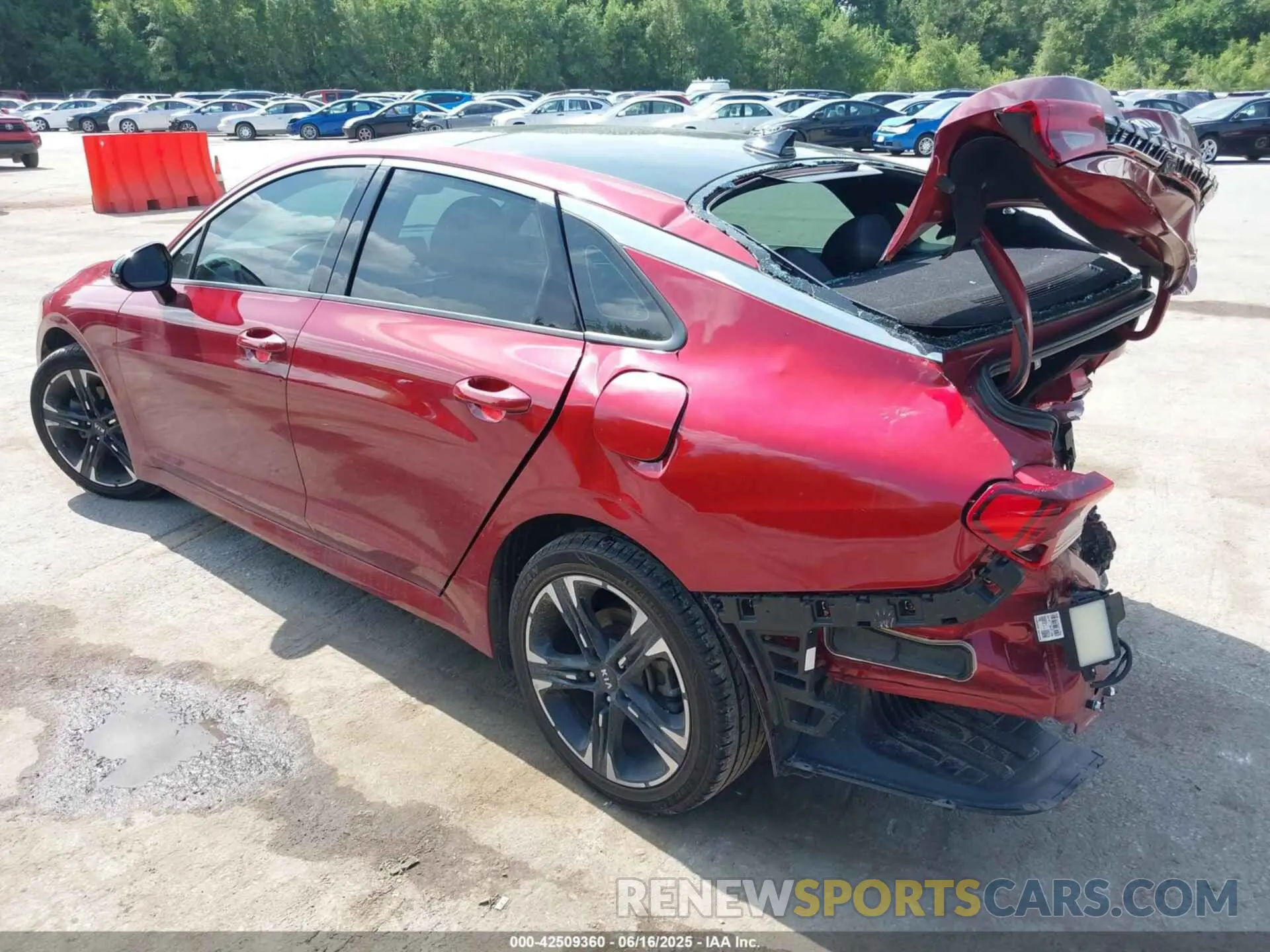 3 Photograph of a damaged car 5XXG64J21MG081650 KIA K5 2021