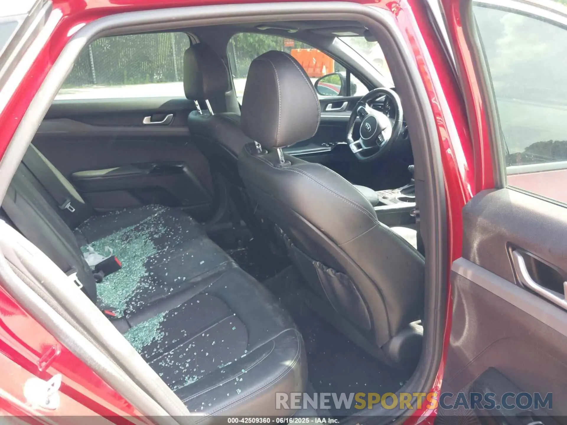 8 Photograph of a damaged car 5XXG64J21MG081650 KIA K5 2021