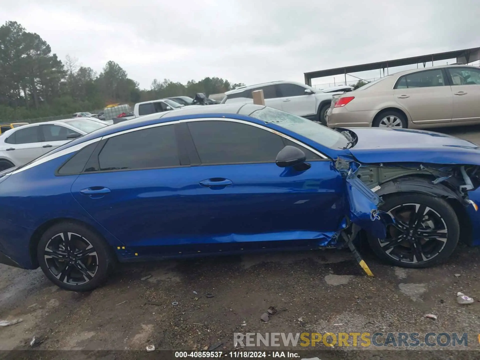 14 Photograph of a damaged car 5XXG64J22MG004432 KIA K5 2021