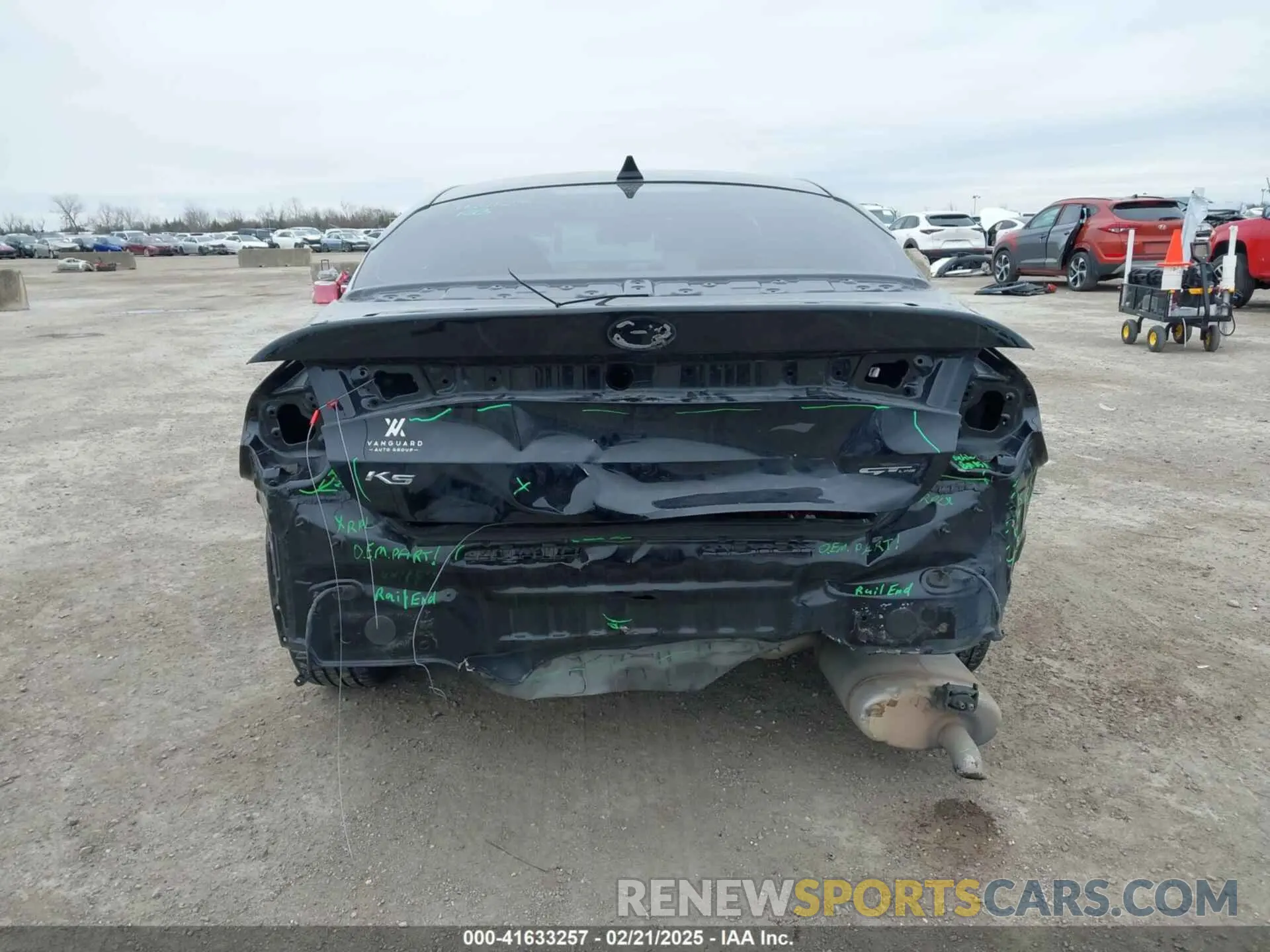16 Photograph of a damaged car 5XXG64J22MG008335 KIA K5 2021