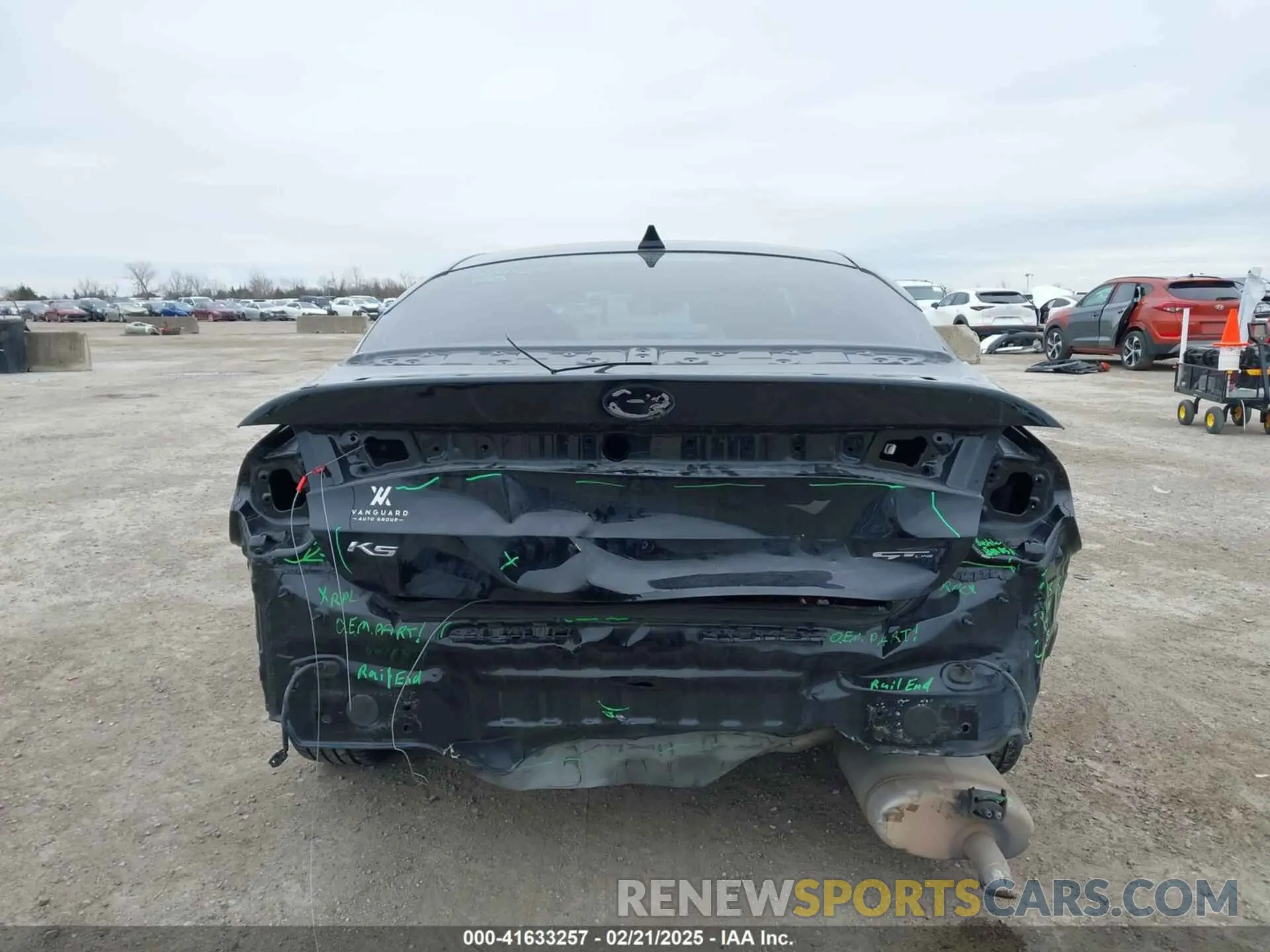 6 Photograph of a damaged car 5XXG64J22MG008335 KIA K5 2021