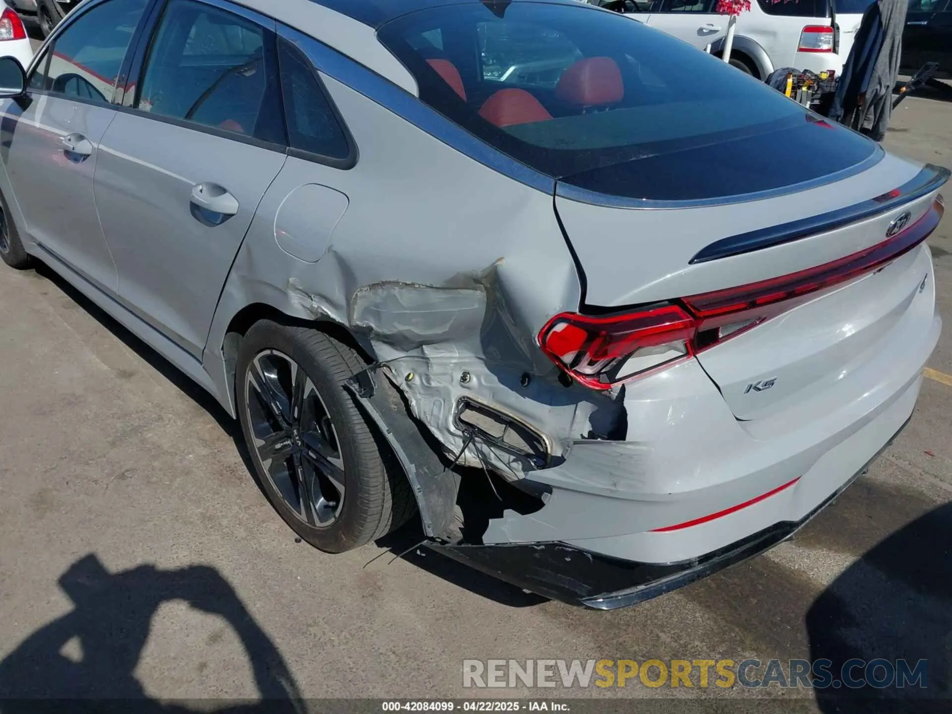 17 Photograph of a damaged car 5XXG64J22MG065702 KIA K5 2021