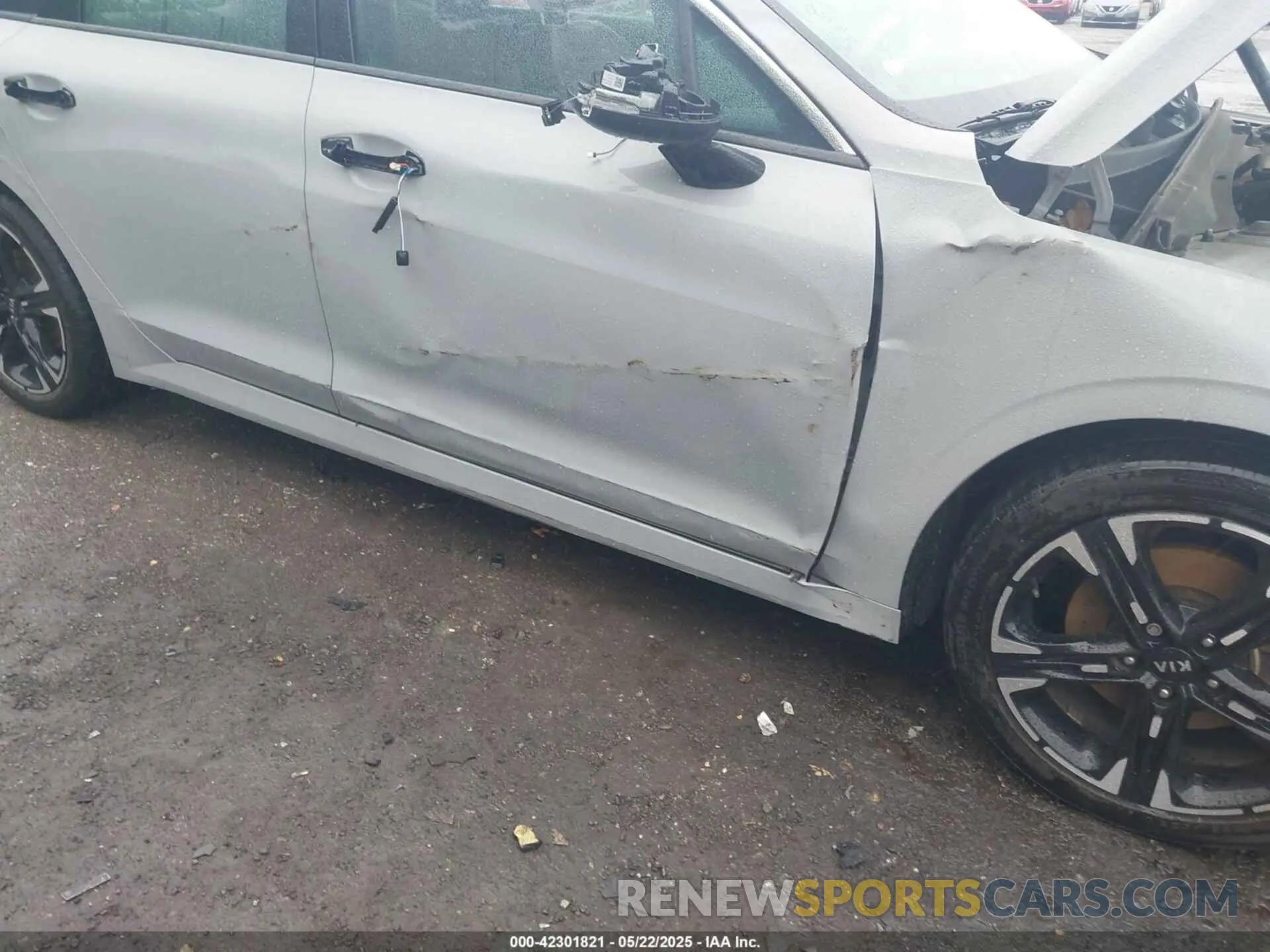 6 Photograph of a damaged car 5XXG64J22MG072746 KIA K5 2021