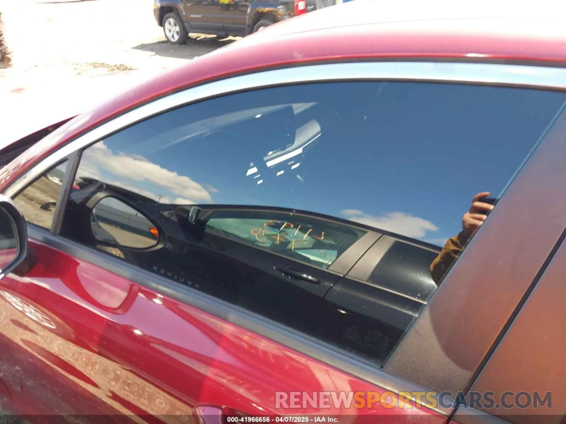 12 Photograph of a damaged car 5XXG64J23MG008473 KIA K5 2021