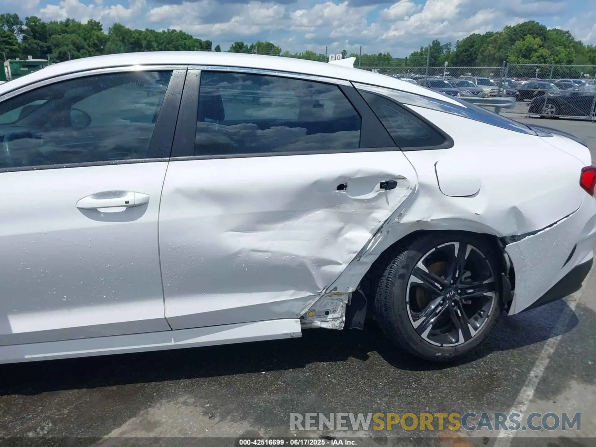6 Photograph of a damaged car 5XXG64J23MG025466 KIA K5 2021