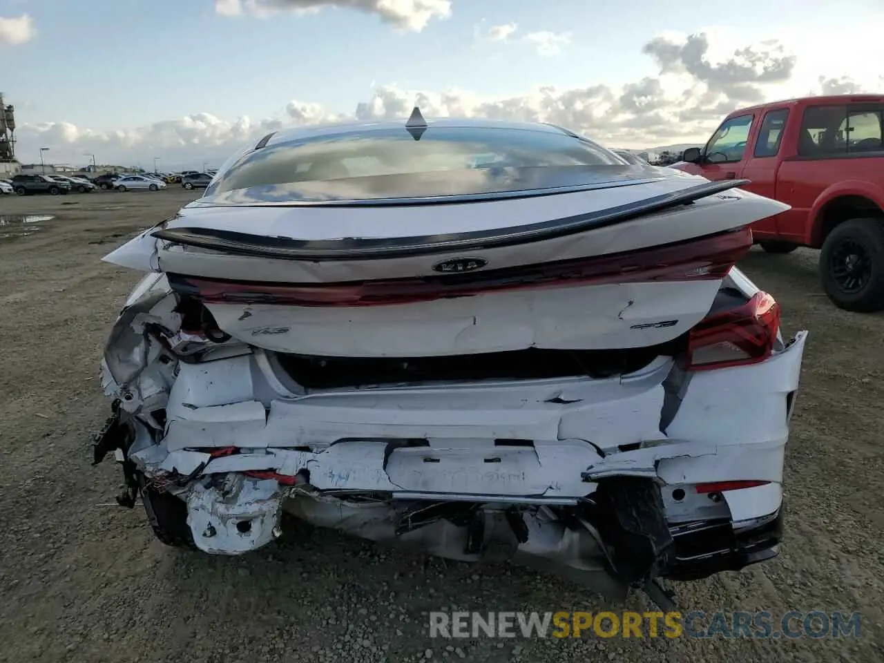 6 Photograph of a damaged car 5XXG64J23MG076322 KIA K5 2021