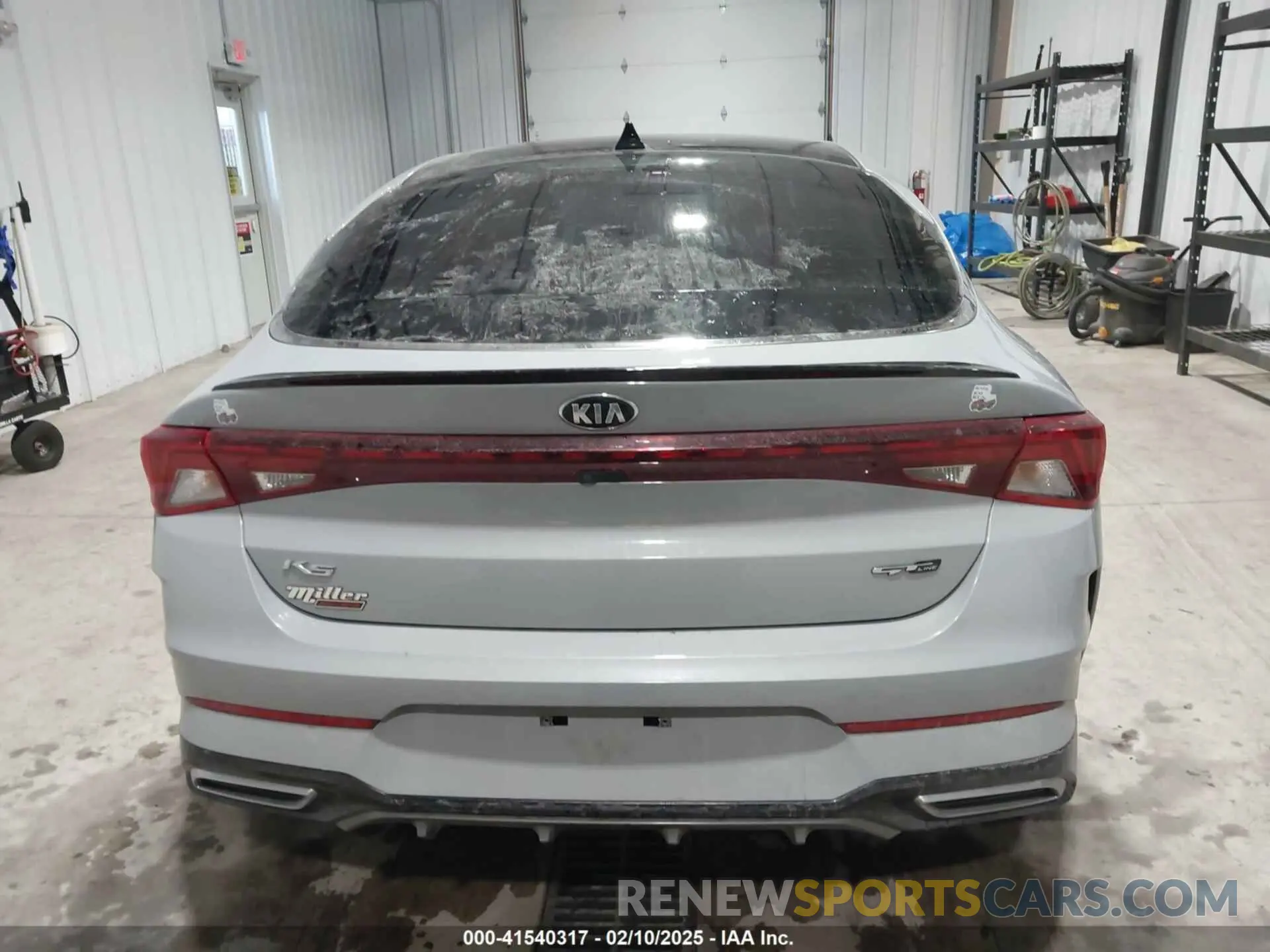 17 Photograph of a damaged car 5XXG64J25MG018566 KIA K5 2021
