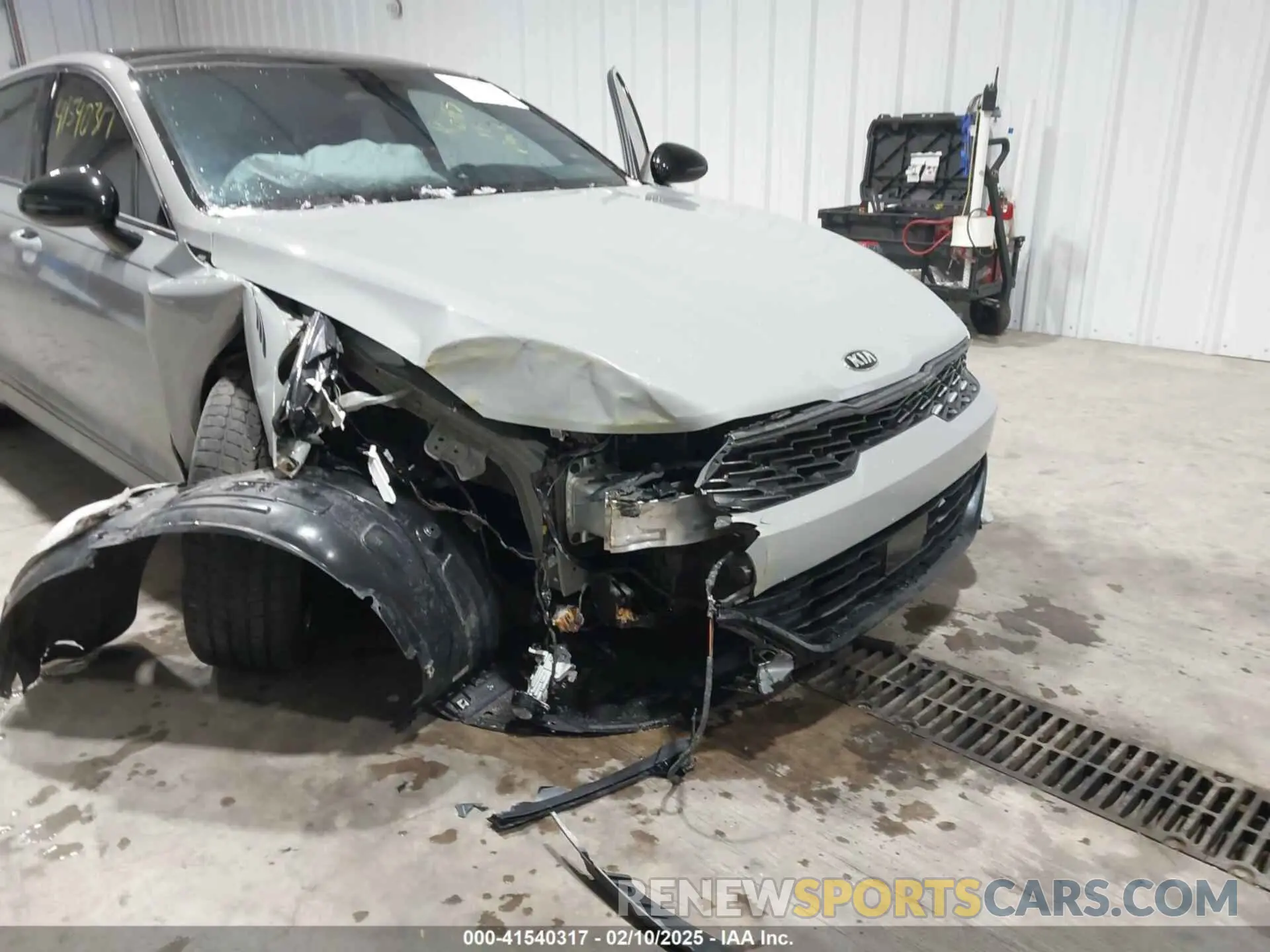 6 Photograph of a damaged car 5XXG64J25MG018566 KIA K5 2021