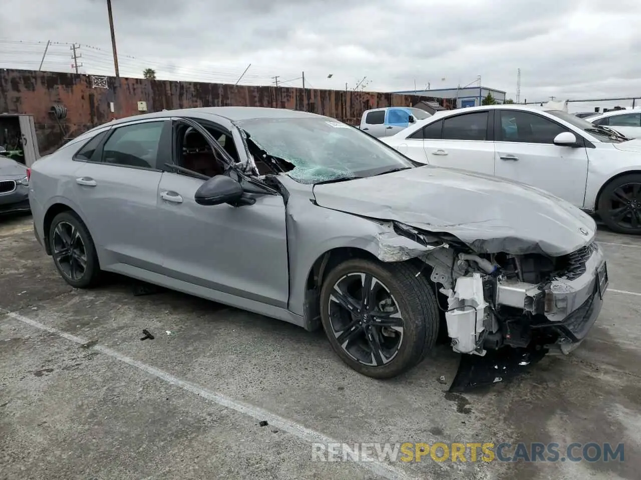 4 Photograph of a damaged car 5XXG64J25MG025596 KIA K5 2021