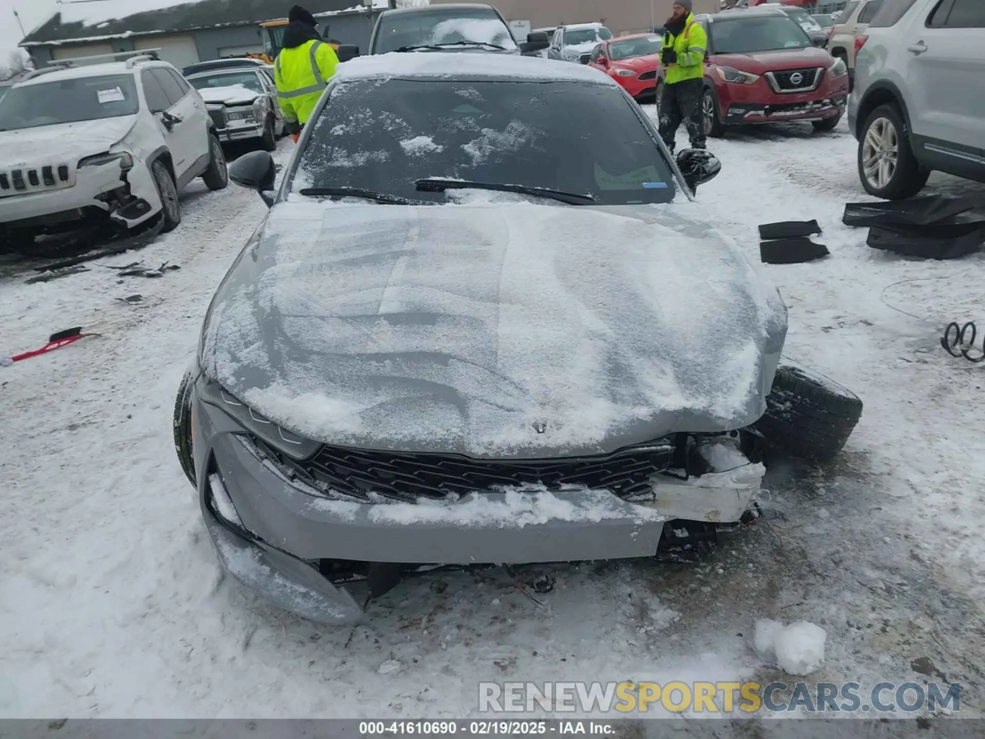 11 Photograph of a damaged car 5XXG64J25MG079576 KIA K5 2021