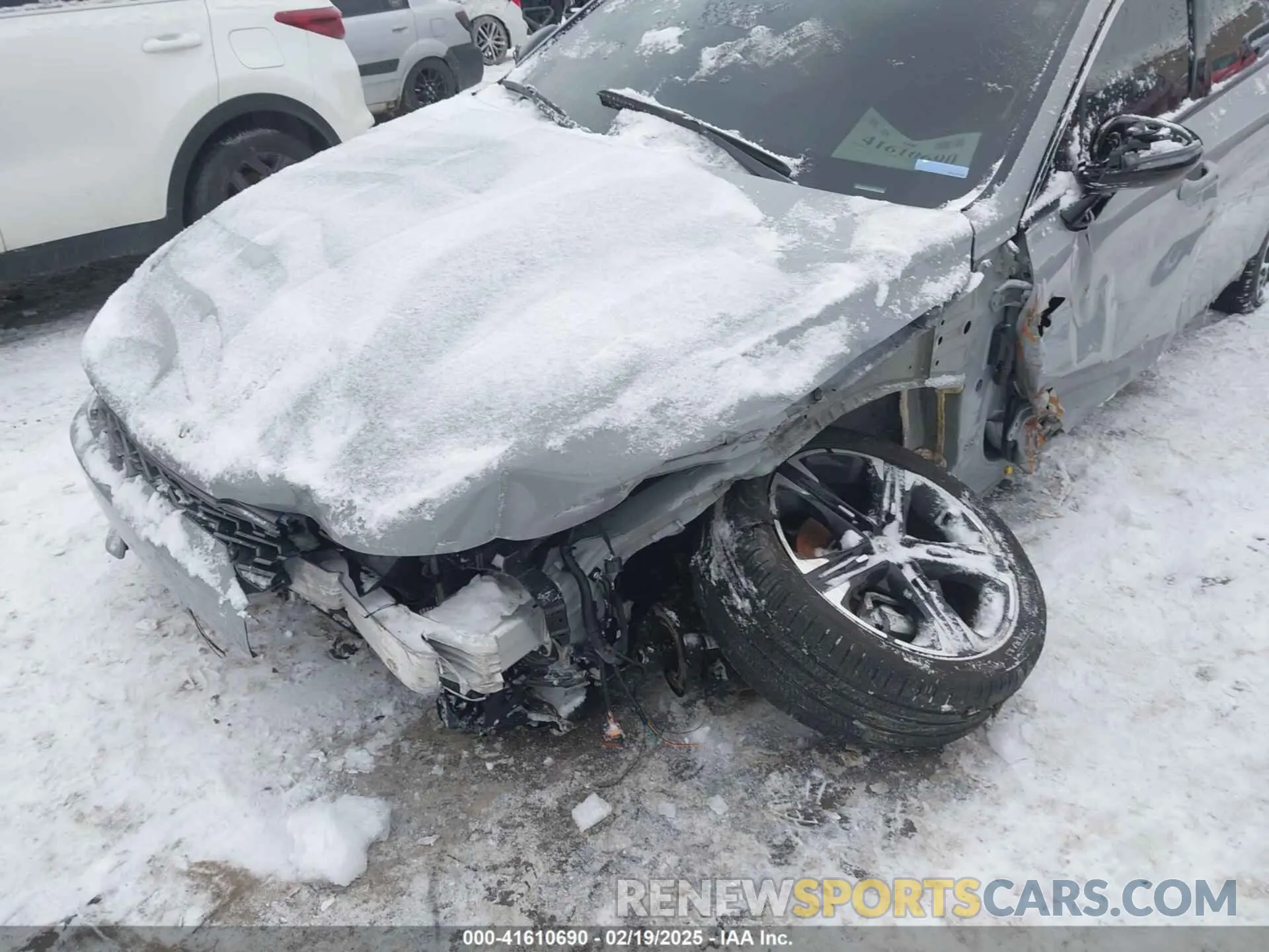 6 Photograph of a damaged car 5XXG64J25MG079576 KIA K5 2021