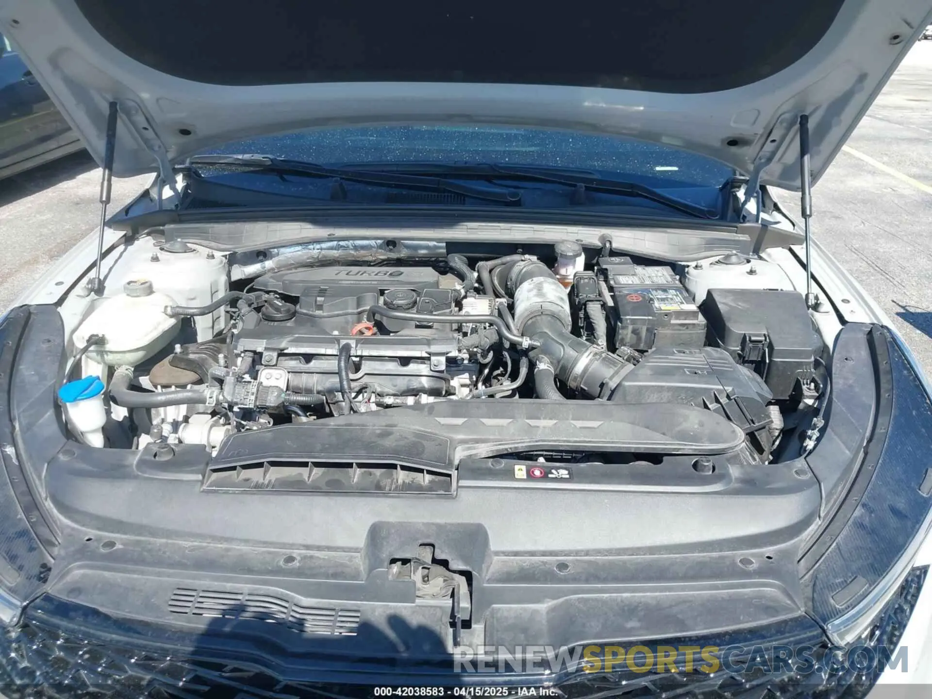 10 Photograph of a damaged car 5XXG64J26MG019015 KIA K5 2021