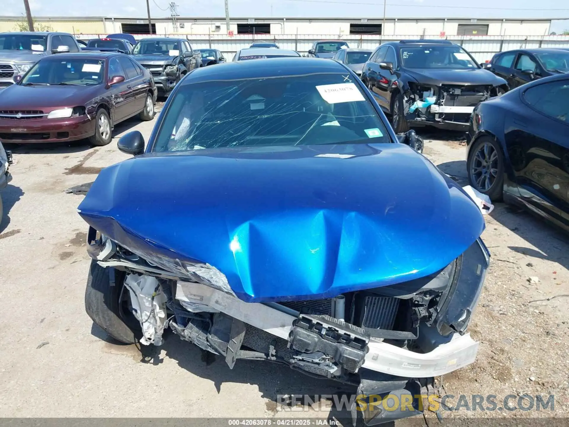 11 Photograph of a damaged car 5XXG64J26MG040432 KIA K5 2021