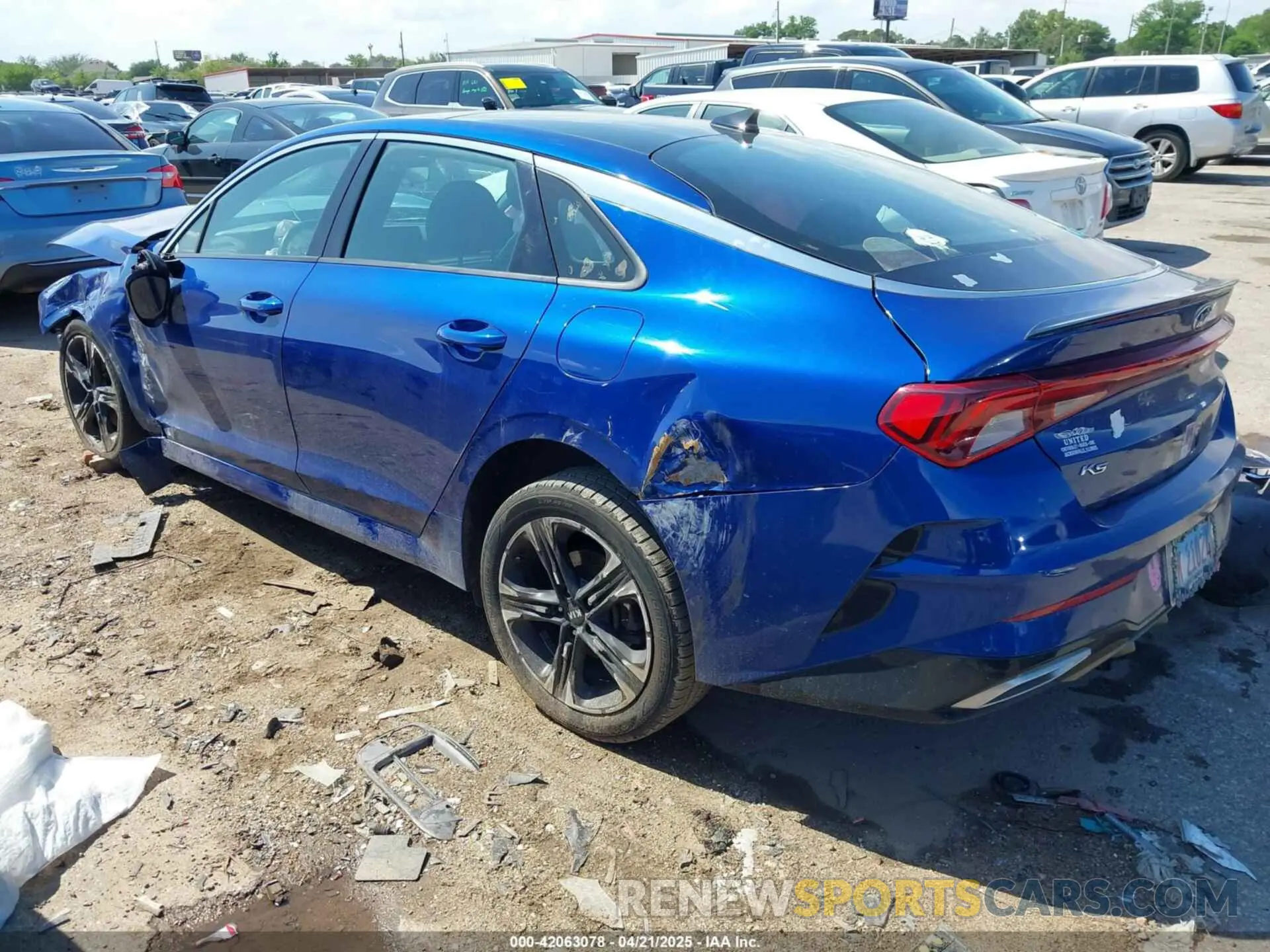 3 Photograph of a damaged car 5XXG64J26MG040432 KIA K5 2021