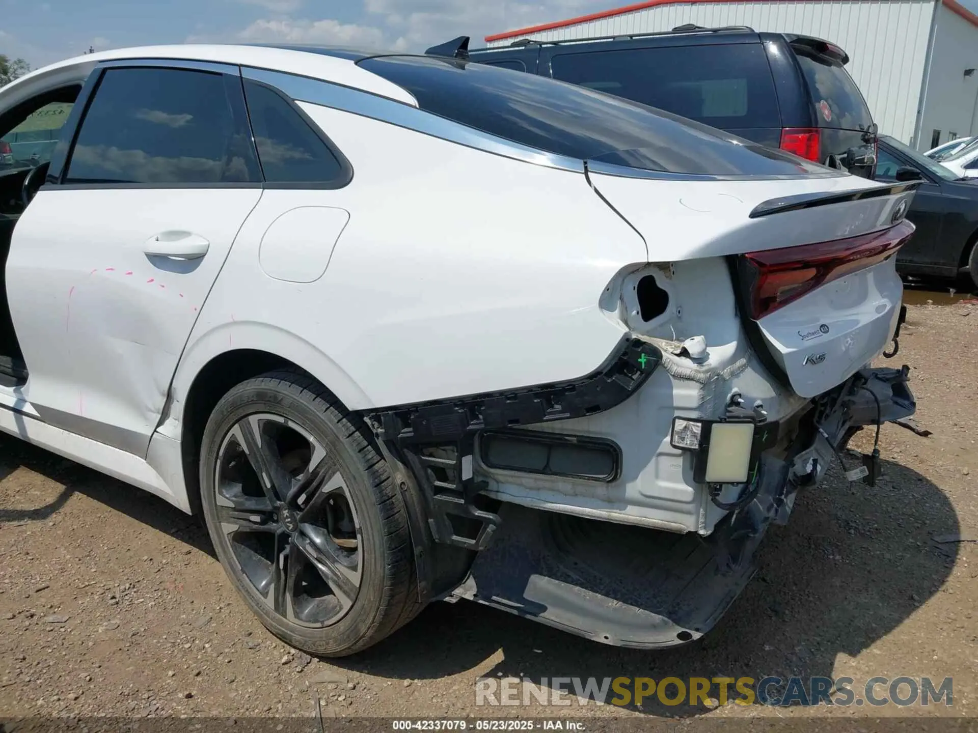 6 Photograph of a damaged car 5XXG64J26MG065718 KIA K5 2021