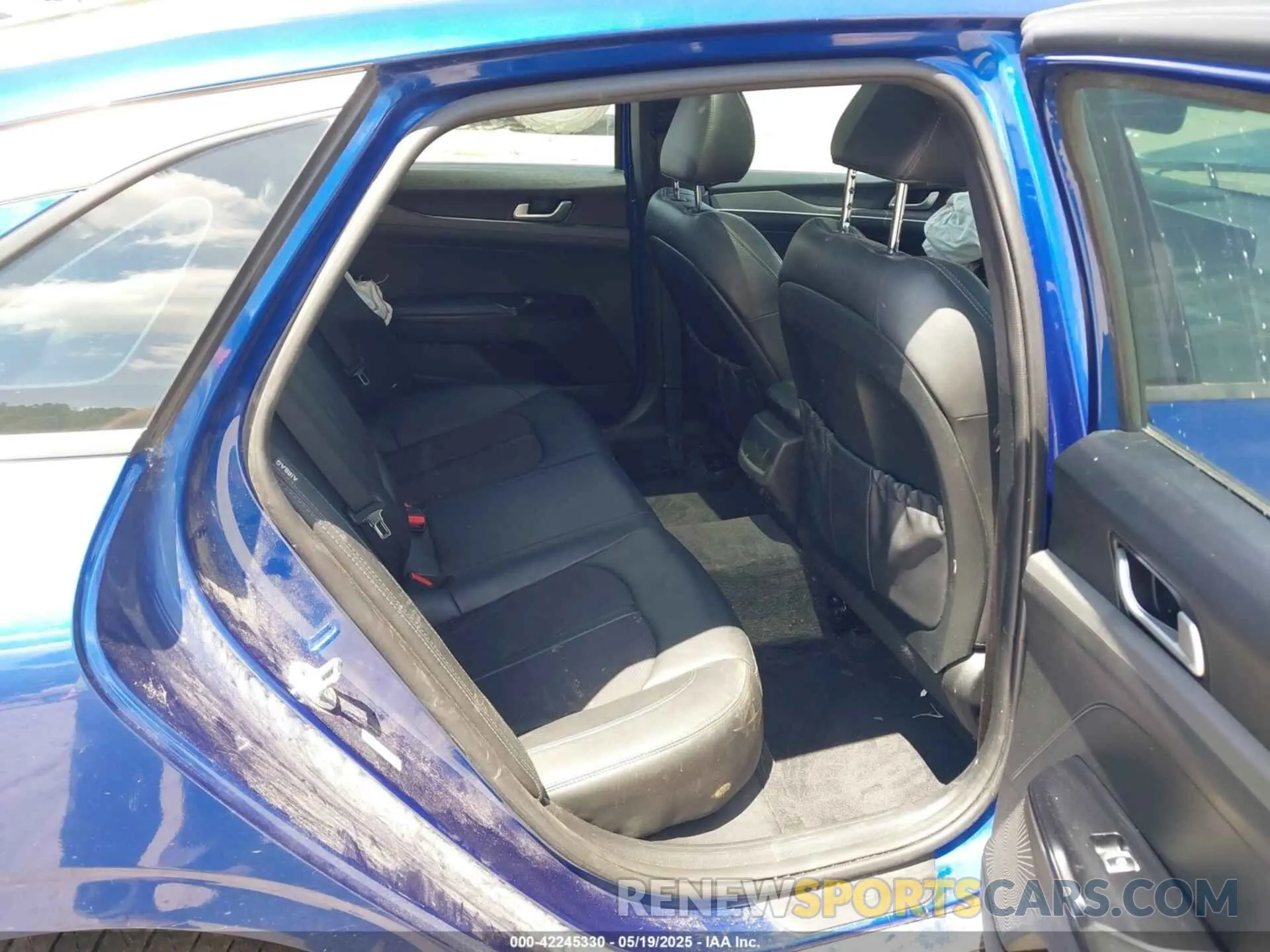 8 Photograph of a damaged car 5XXG64J27MG061130 KIA K5 2021