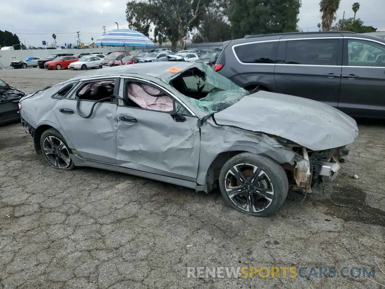 4 Photograph of a damaged car 5XXG64J27MG079885 KIA K5 2021