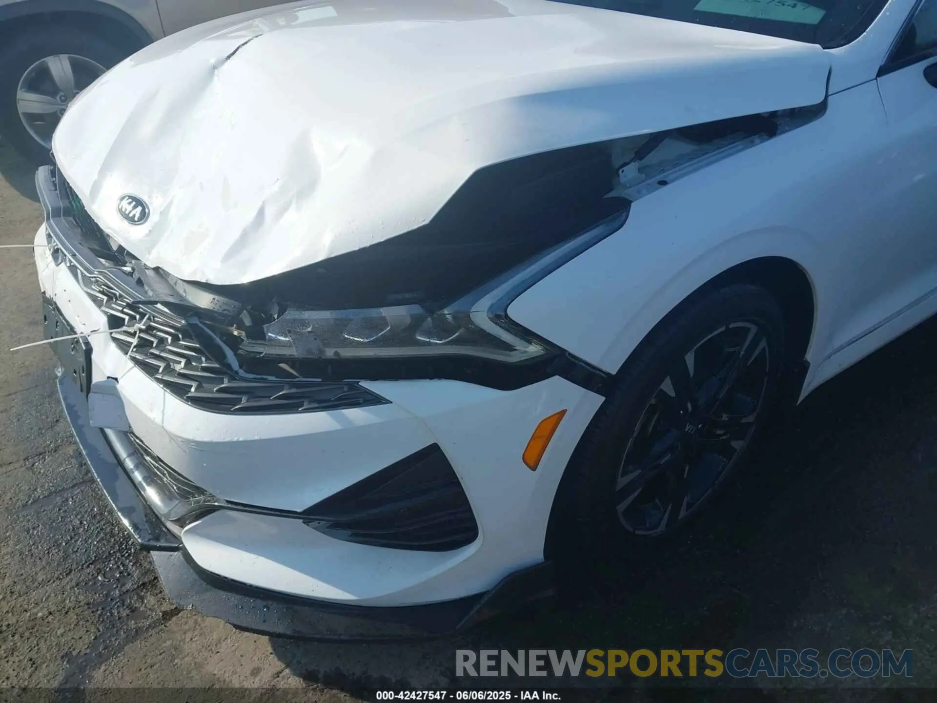 18 Photograph of a damaged car 5XXG64J28MG012356 KIA K5 2021