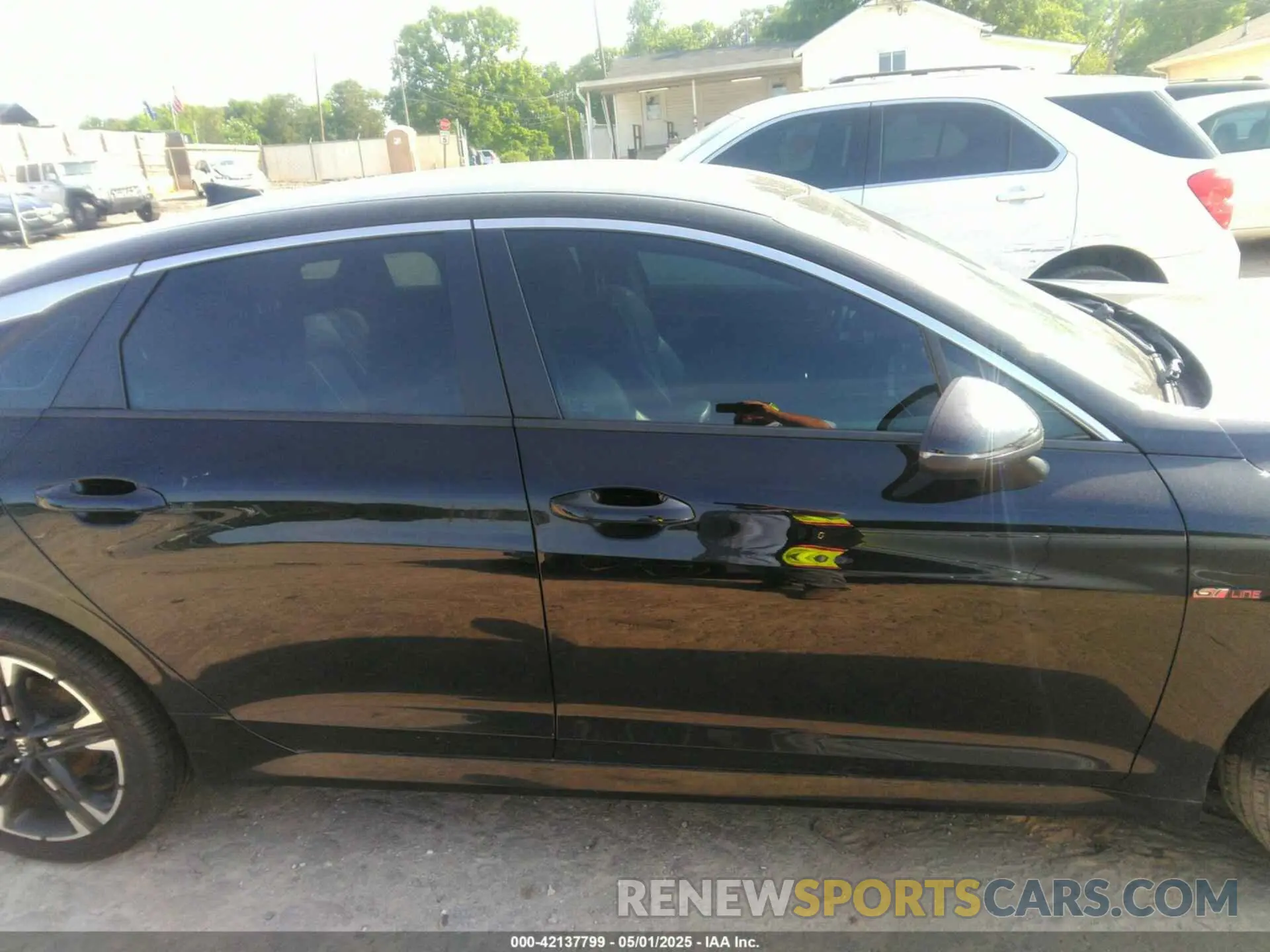 13 Photograph of a damaged car 5XXG64J28MG067888 KIA K5 2021