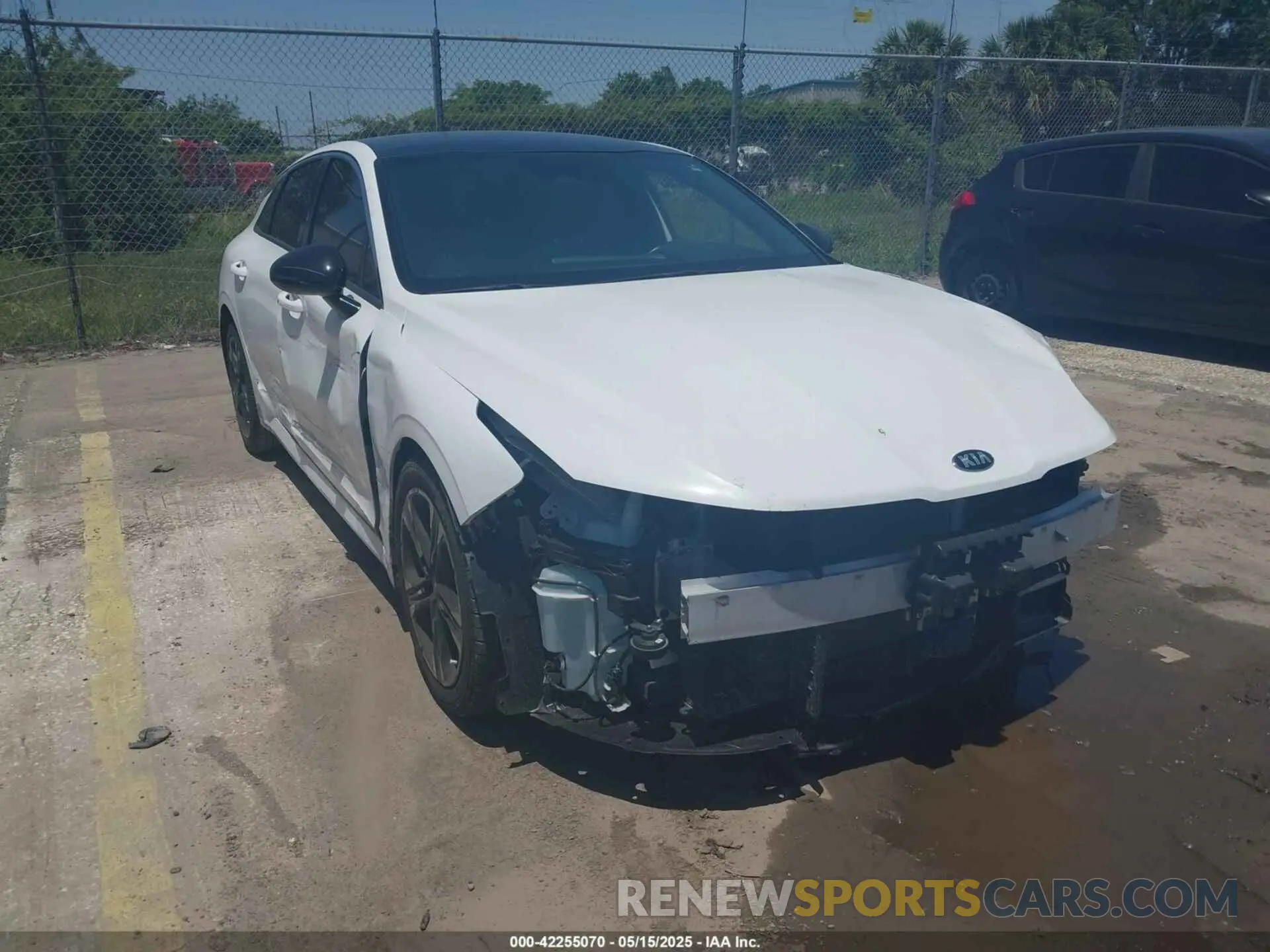 1 Photograph of a damaged car 5XXG64J28MG076011 KIA K5 2021