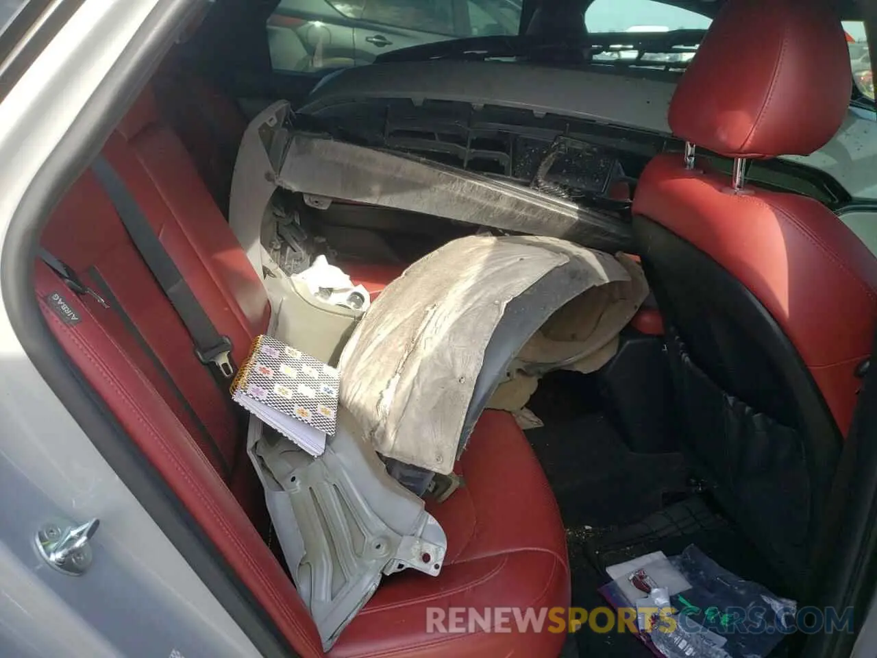 11 Photograph of a damaged car 5XXG64J28MG077210 KIA K5 2021