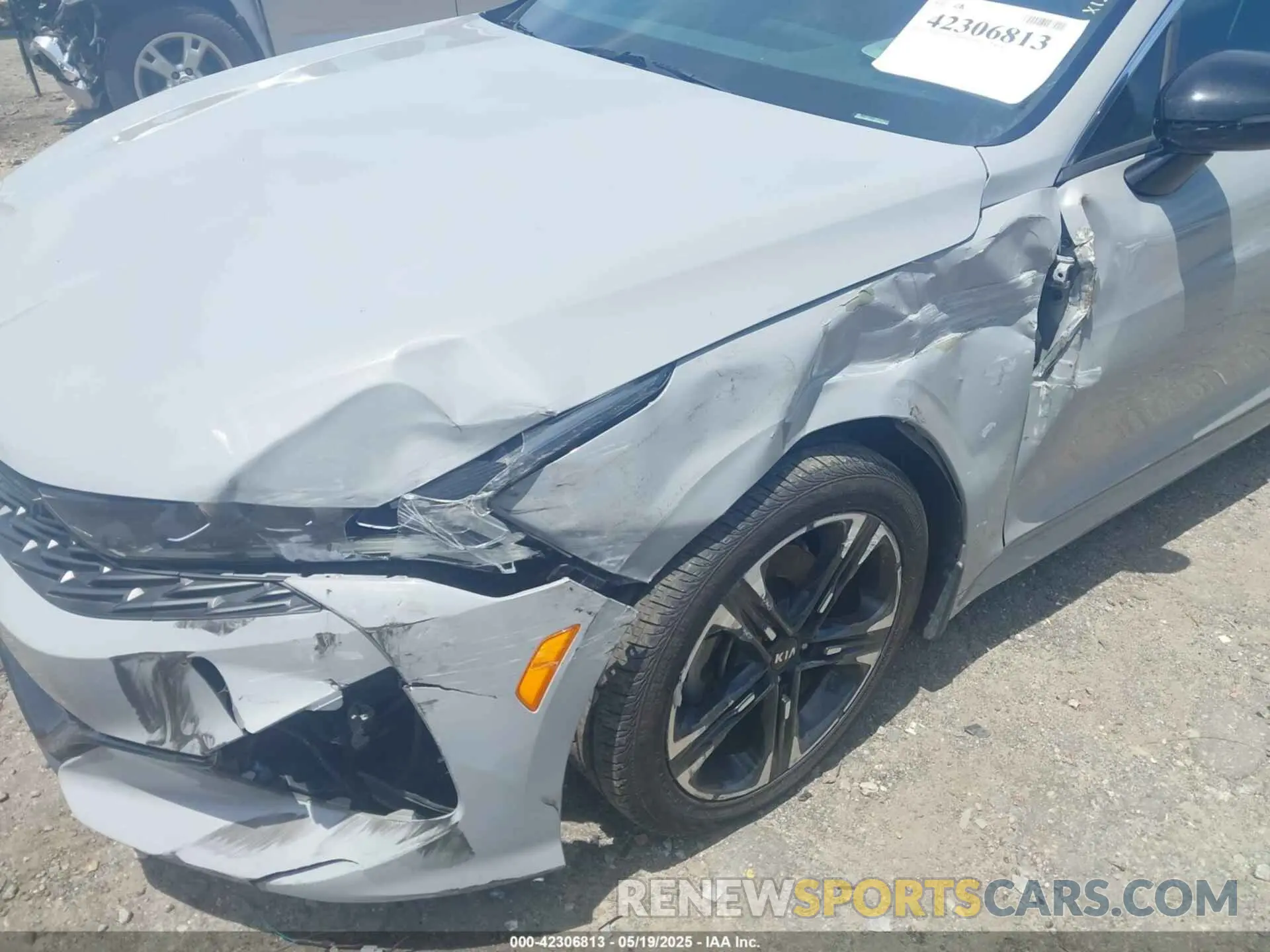 6 Photograph of a damaged car 5XXG64J28MG080334 KIA K5 2021