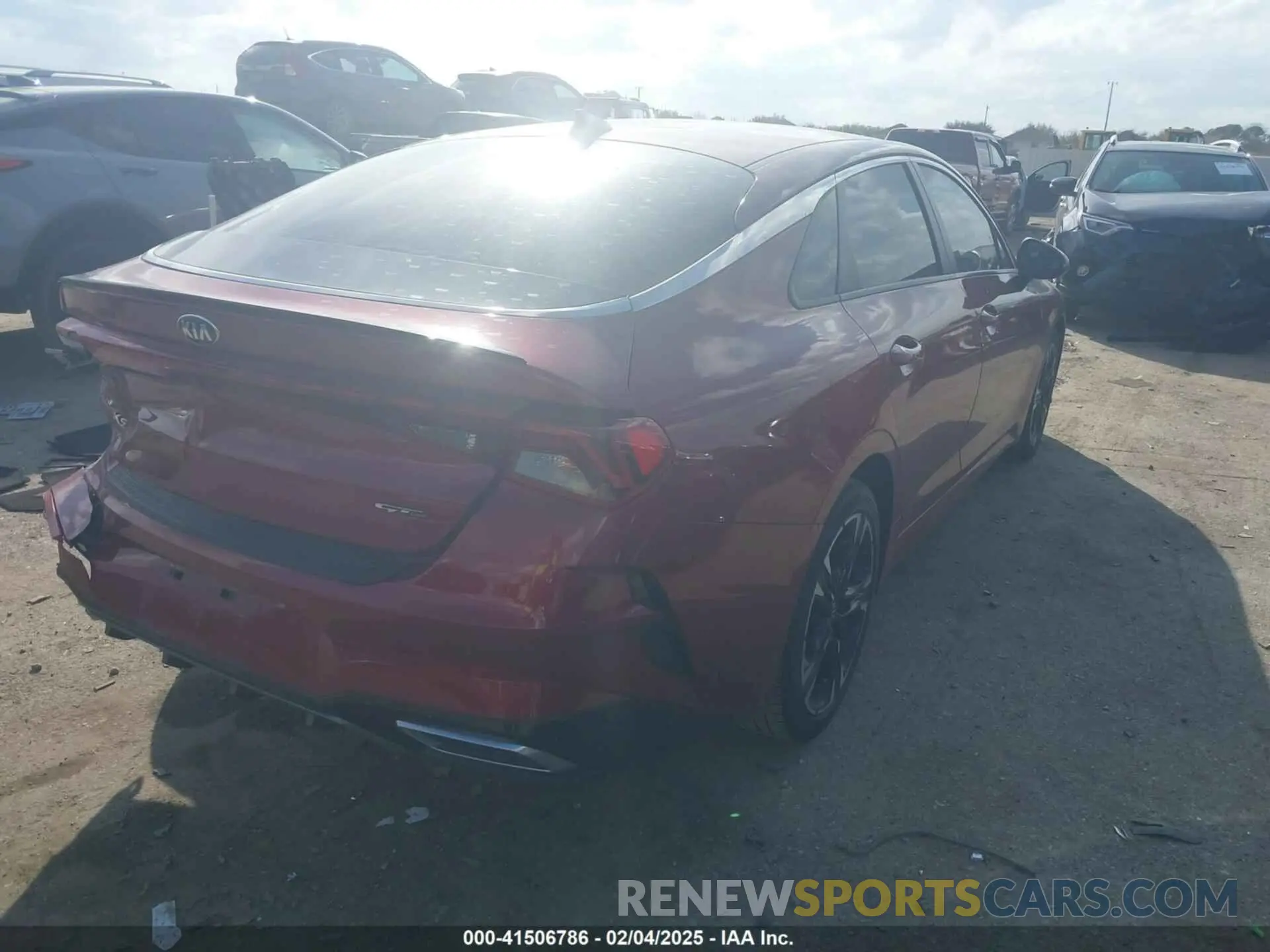 4 Photograph of a damaged car 5XXG64J29MG018344 KIA K5 2021