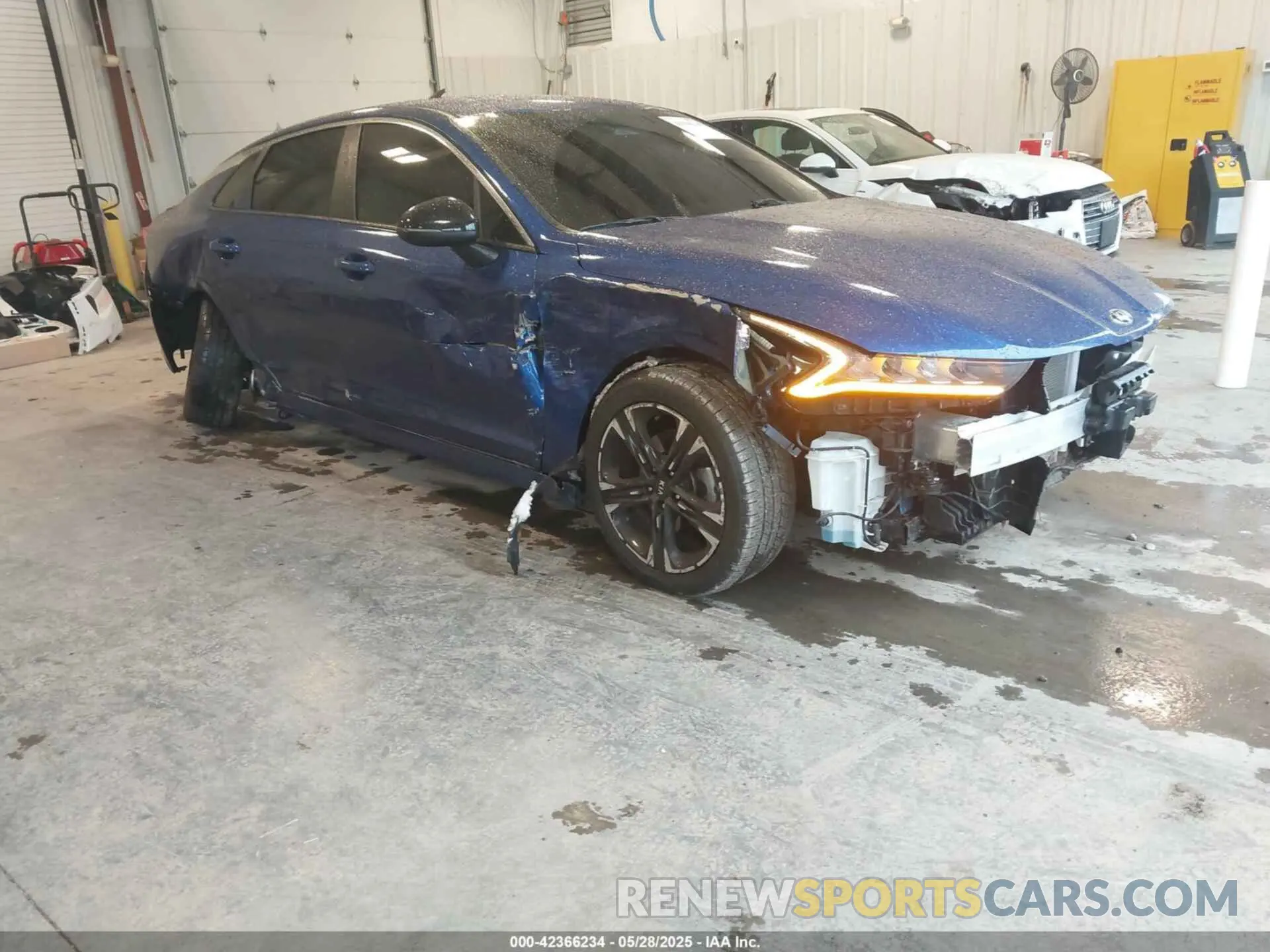 1 Photograph of a damaged car 5XXG64J29MG028601 KIA K5 2021