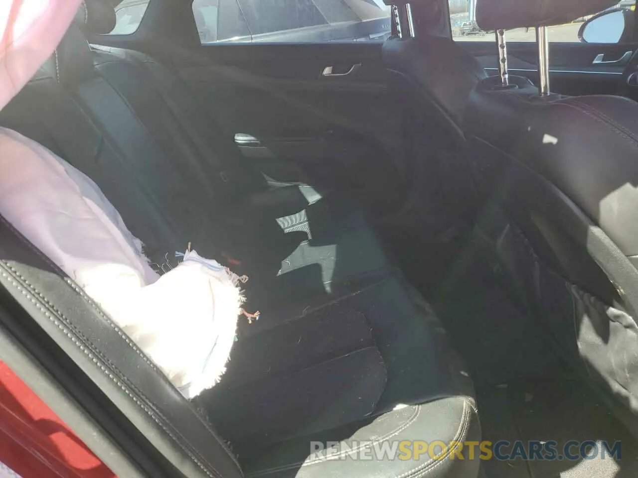 11 Photograph of a damaged car 5XXG64J29MG045432 KIA K5 2021