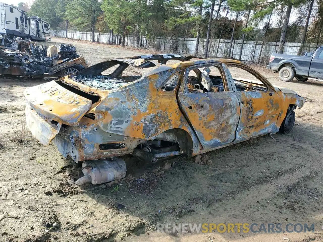 3 Photograph of a damaged car 5XXG64J2XMG017350 KIA K5 2021