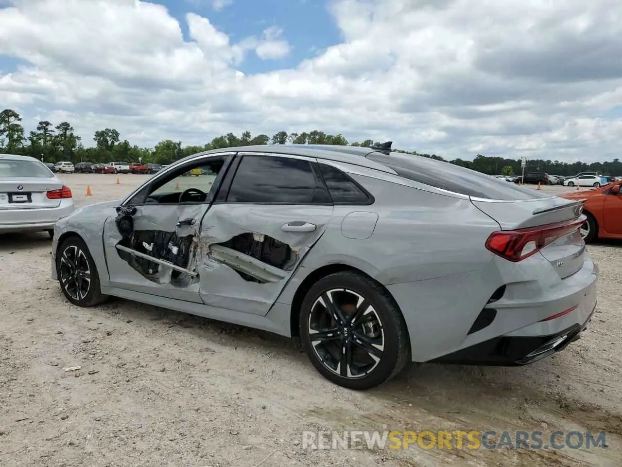 2 Photograph of a damaged car 5XXG64J2XMG069643 KIA K5 2021