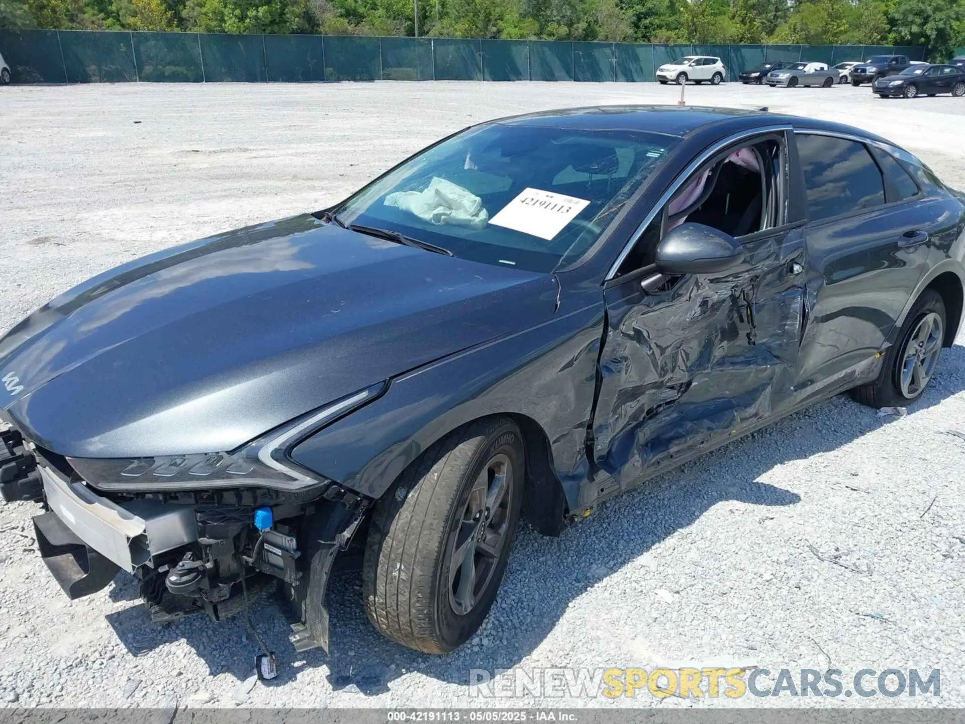 6 Photograph of a damaged car 5XXG14J20NG115707 KIA K5 2022