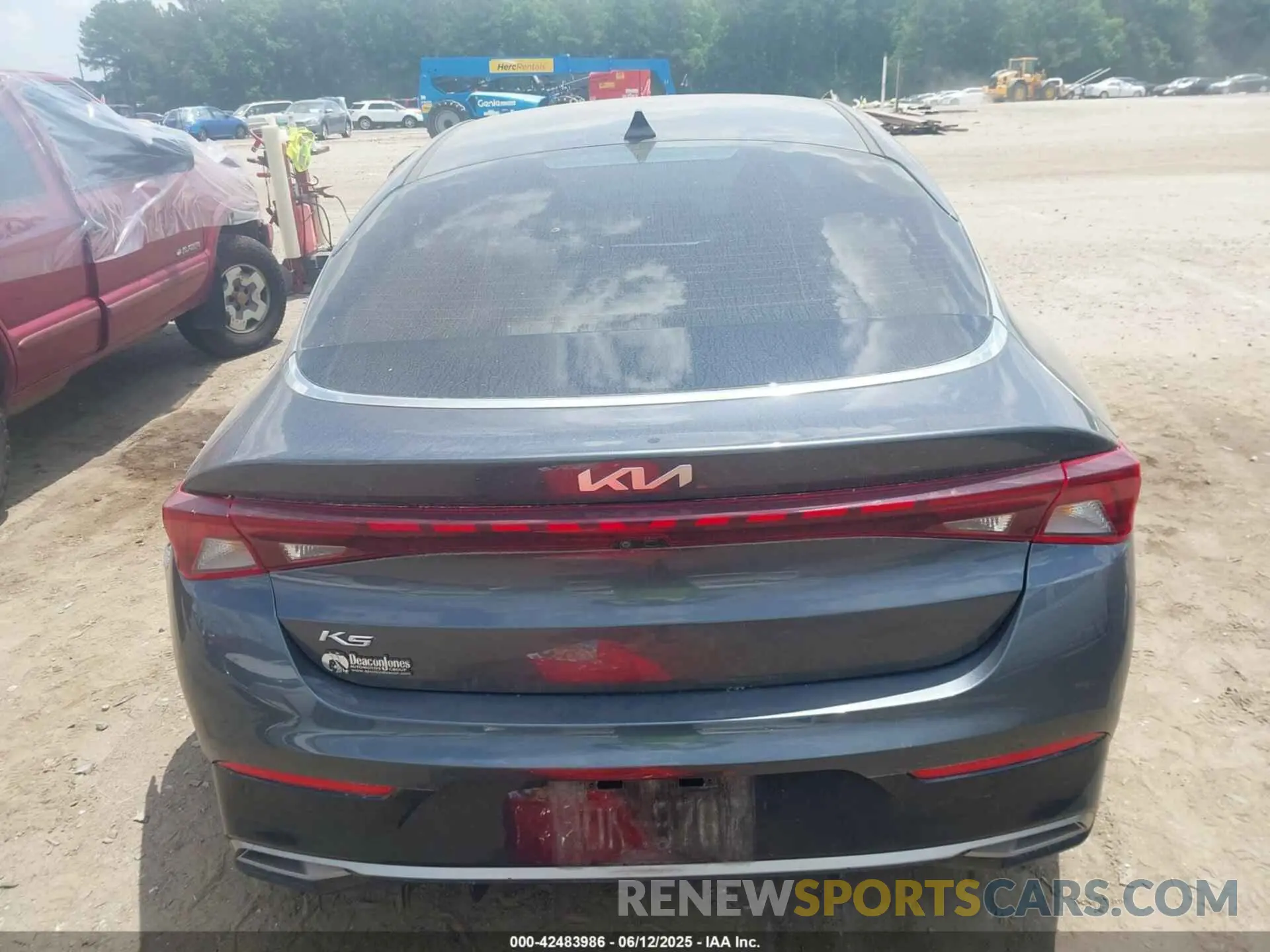 16 Photograph of a damaged car 5XXG14J20NG142776 KIA K5 2022
