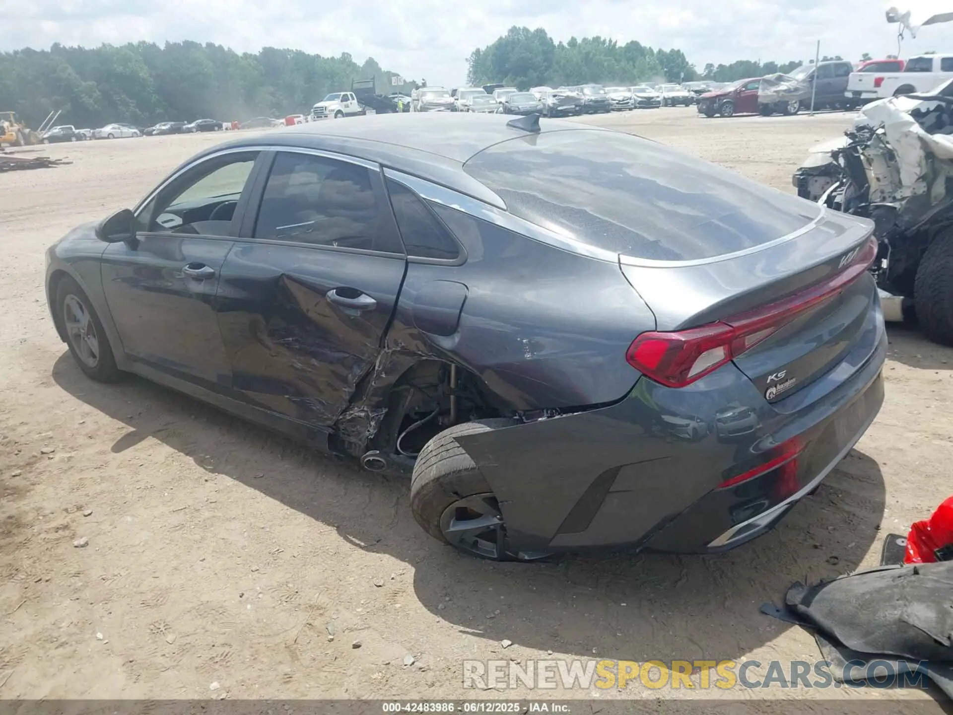 3 Photograph of a damaged car 5XXG14J20NG142776 KIA K5 2022