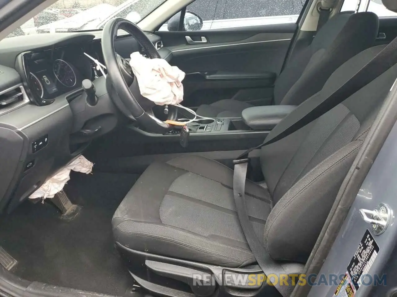 7 Photograph of a damaged car 5XXG14J21NG100102 KIA K5 2022