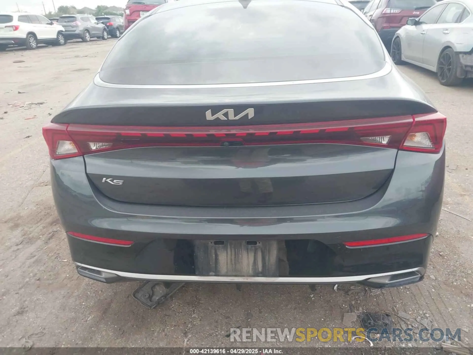 17 Photograph of a damaged car 5XXG14J21NG131169 KIA K5 2022