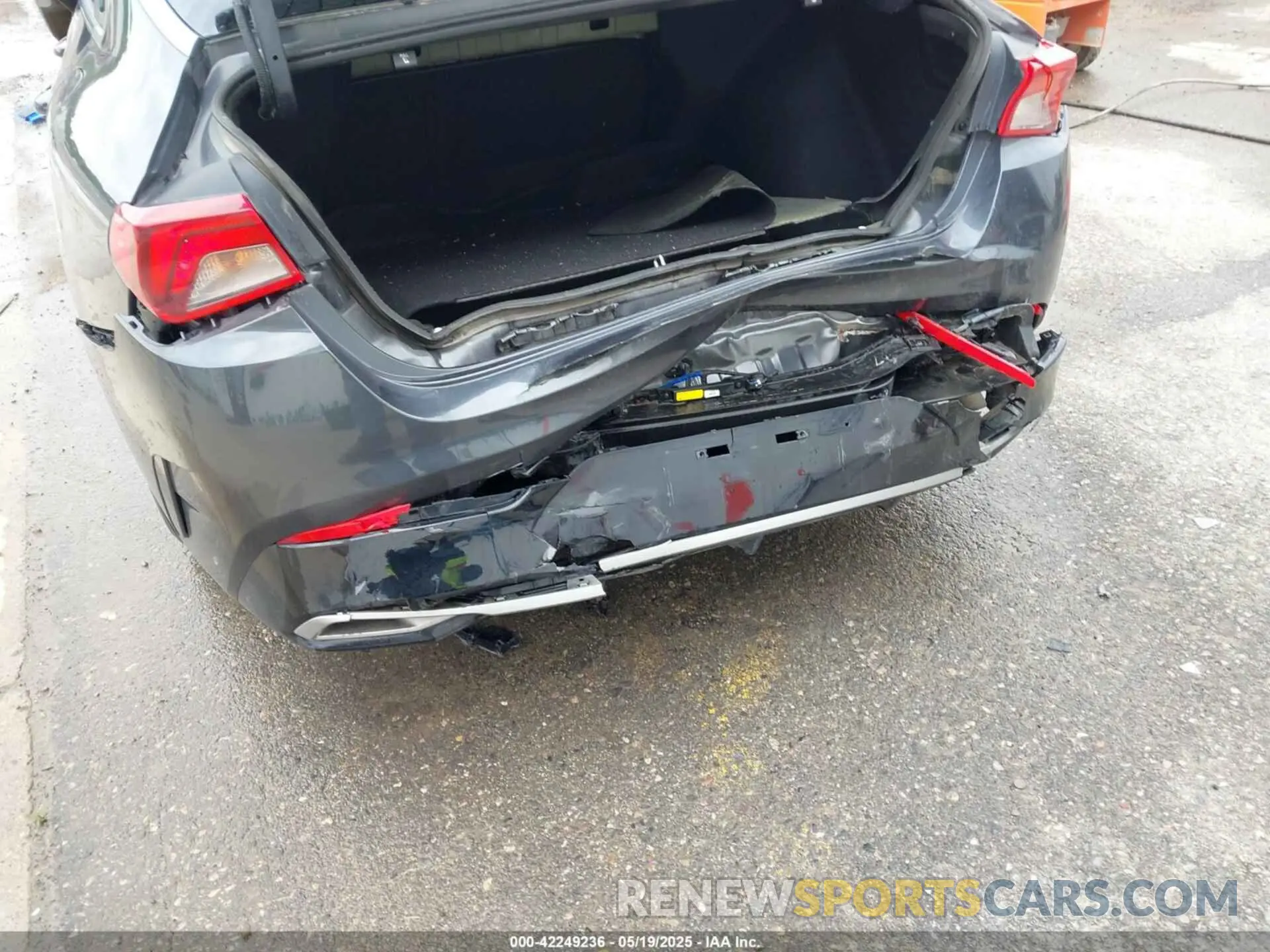 21 Photograph of a damaged car 5XXG14J21NG131351 KIA K5 2022