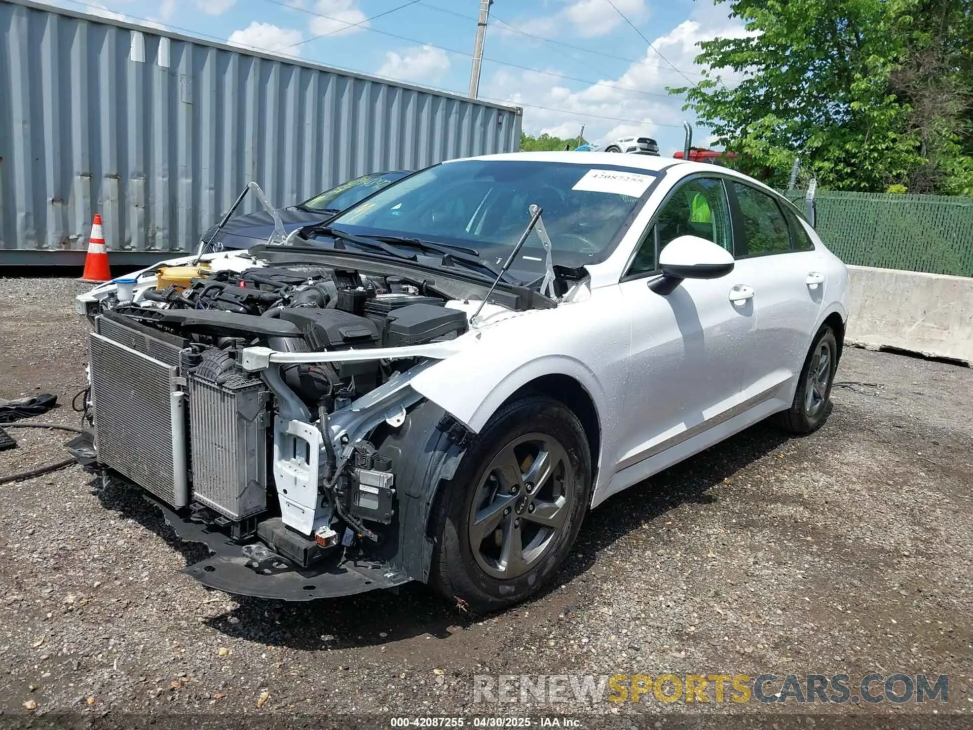2 Photograph of a damaged car 5XXG14J21NG135013 KIA K5 2022
