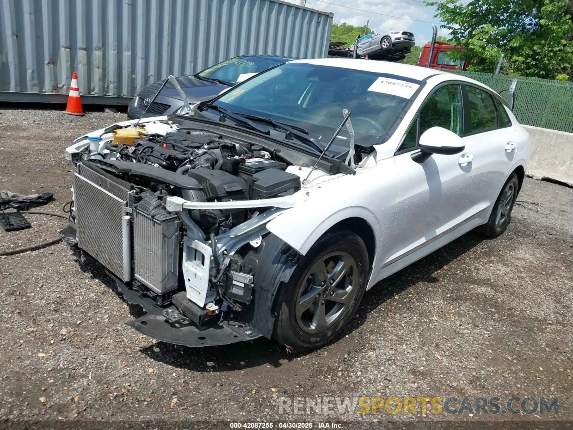 6 Photograph of a damaged car 5XXG14J21NG135013 KIA K5 2022