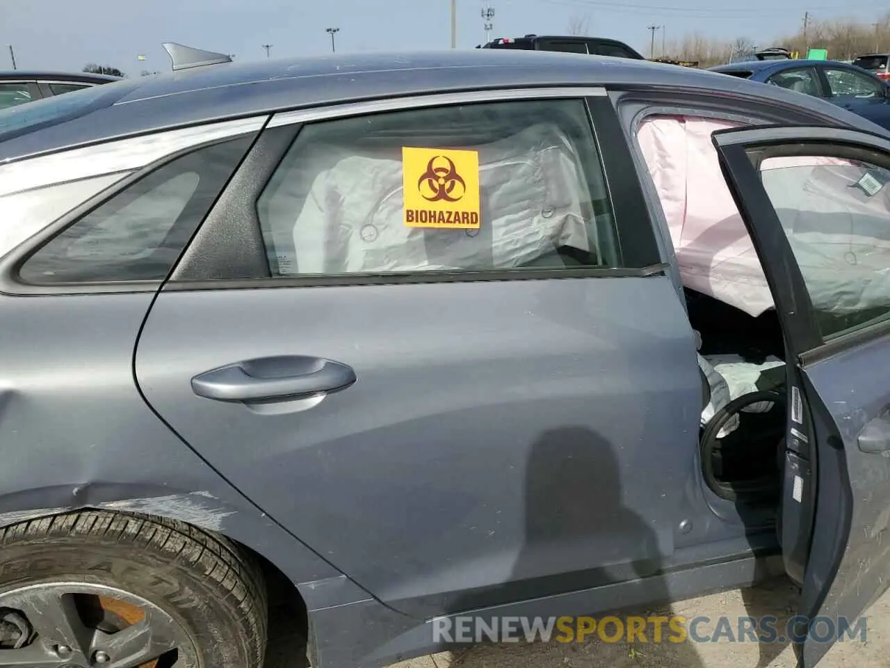 11 Photograph of a damaged car 5XXG14J21NG144410 KIA K5 2022