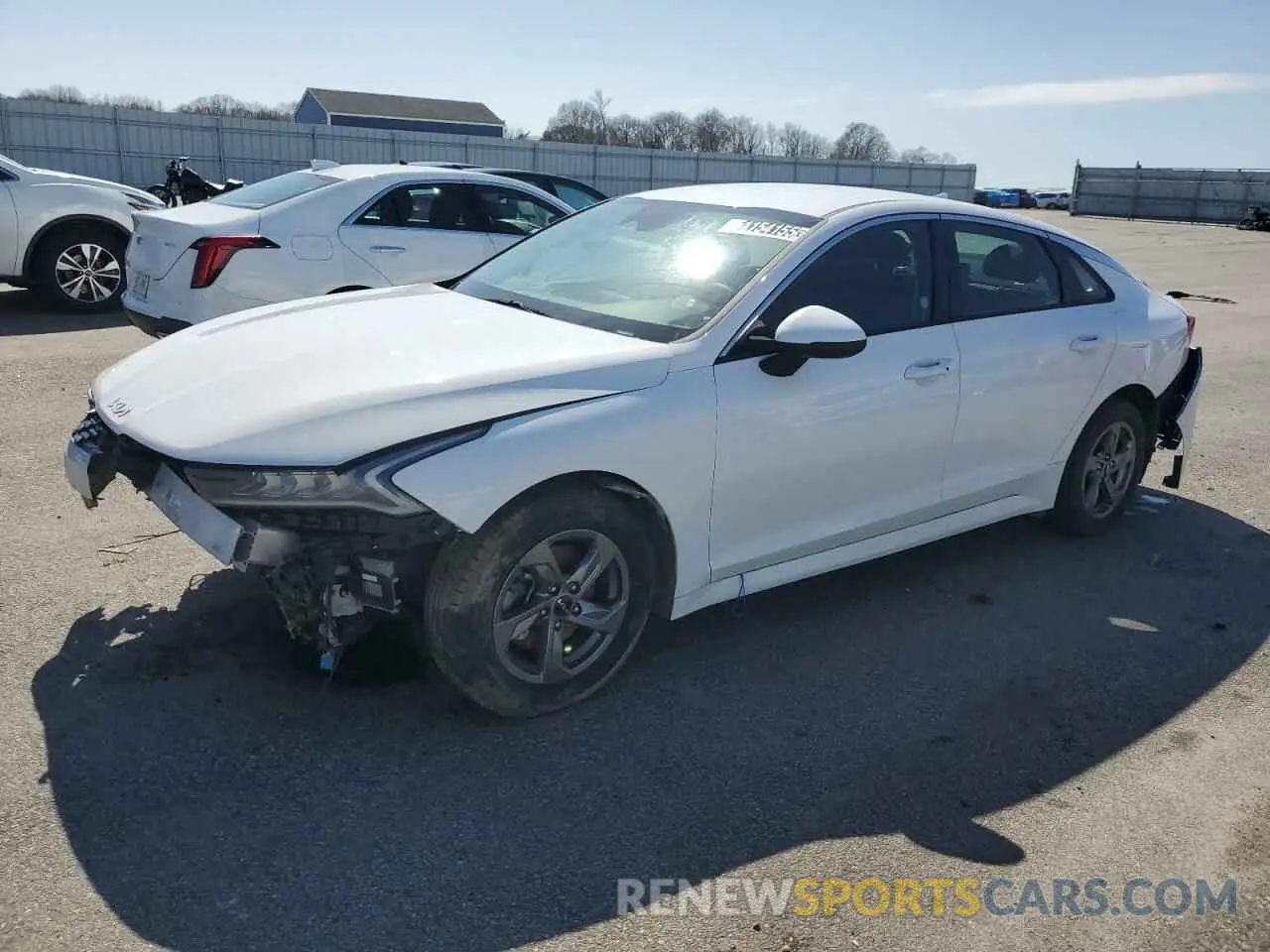 1 Photograph of a damaged car 5XXG14J21NG152166 KIA K5 2022