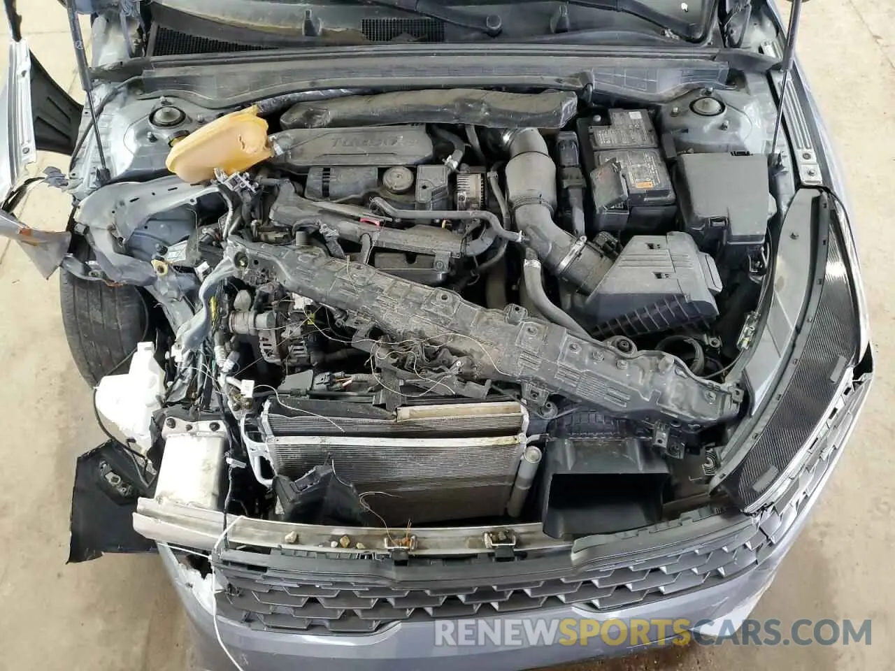 11 Photograph of a damaged car 5XXG14J22NG132184 KIA K5 2022