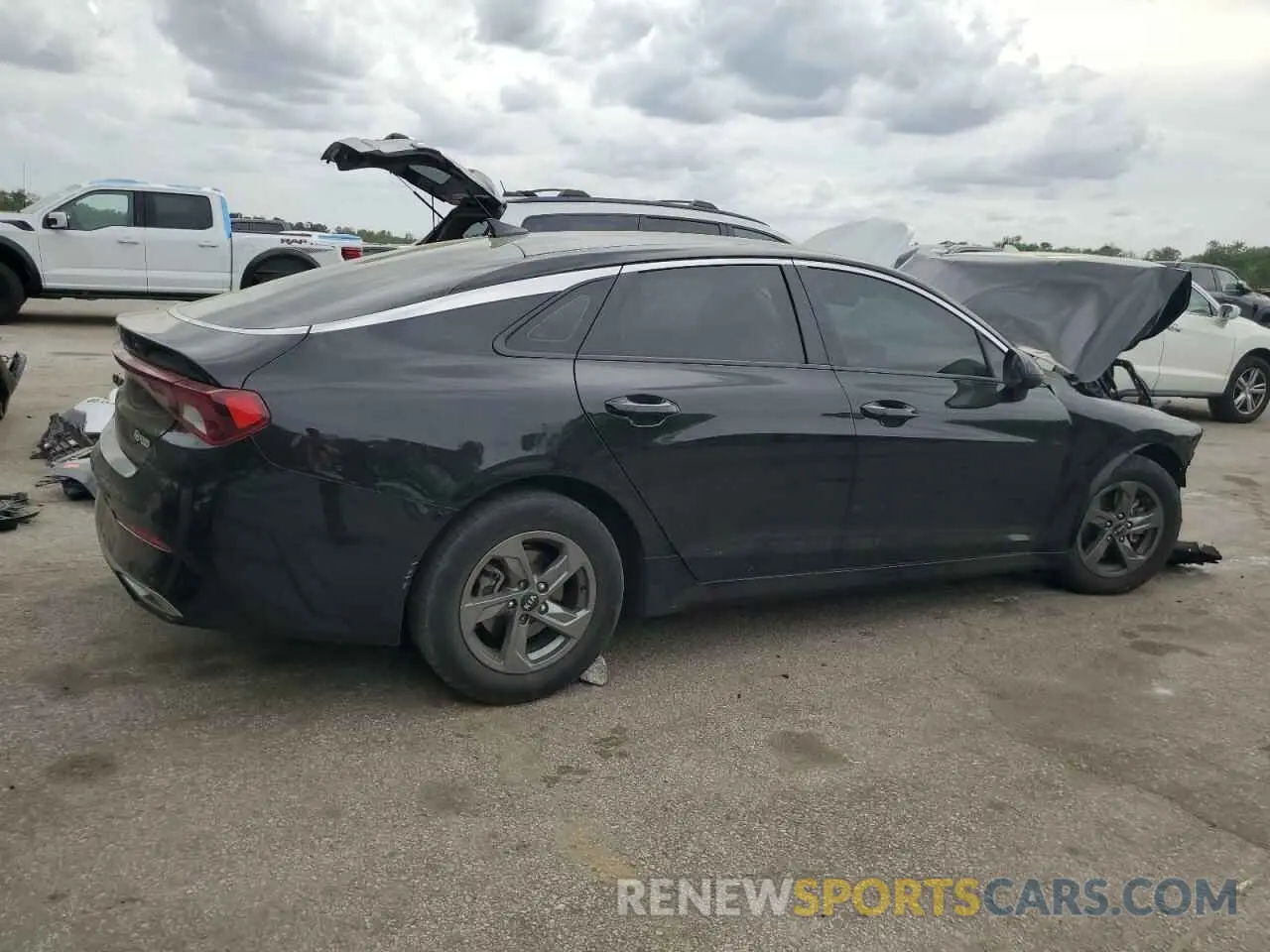 3 Photograph of a damaged car 5XXG14J23NG087322 KIA K5 2022