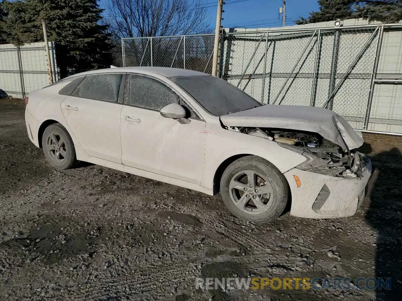 4 Photograph of a damaged car 5XXG14J23NG122019 KIA K5 2022