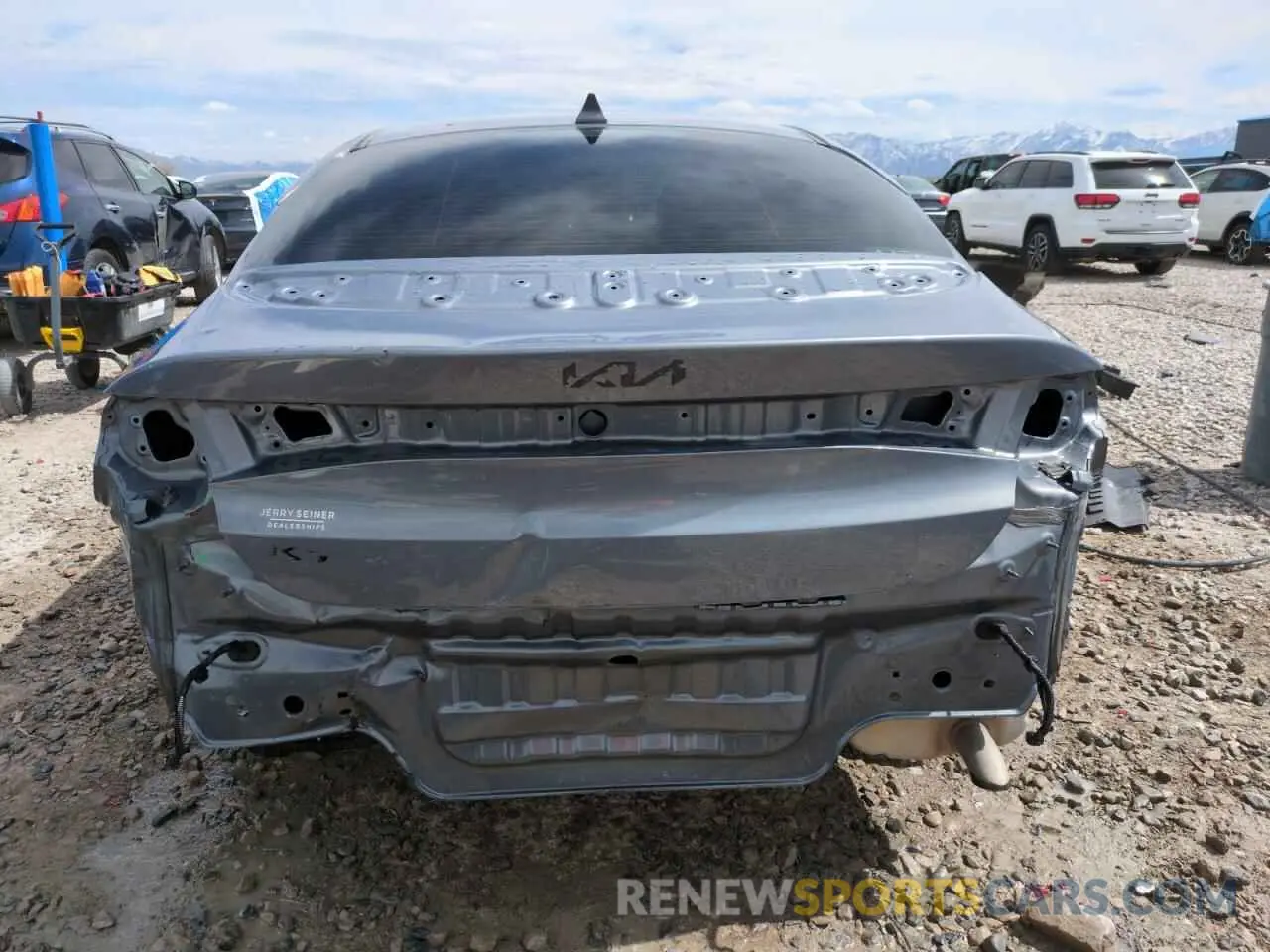 6 Photograph of a damaged car 5XXG14J23NG136938 KIA K5 2022