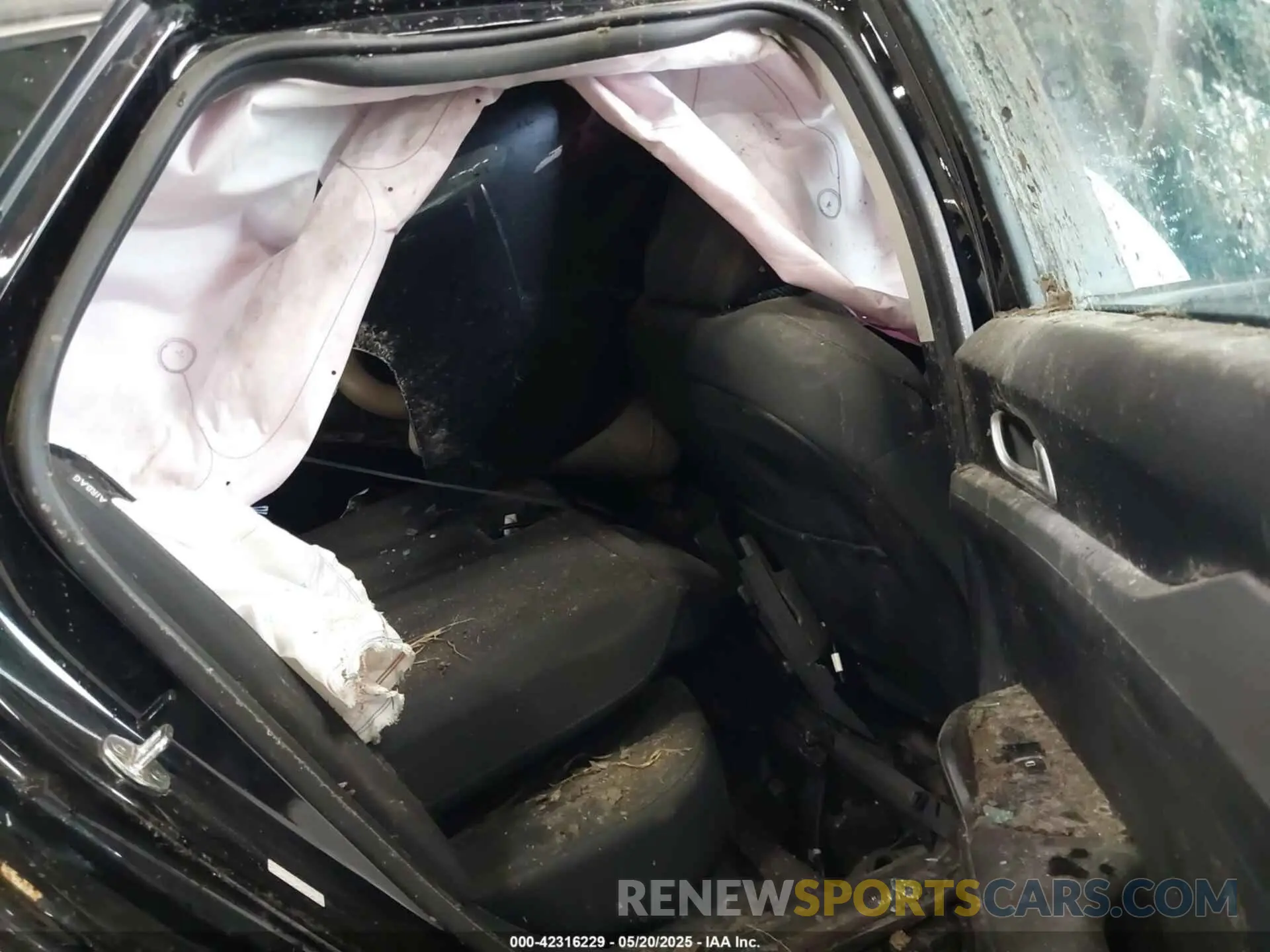 8 Photograph of a damaged car 5XXG14J23NG149916 KIA K5 2022