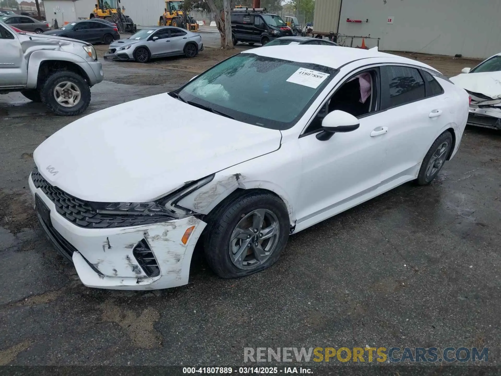 2 Photograph of a damaged car 5XXG14J23NG156915 KIA K5 2022